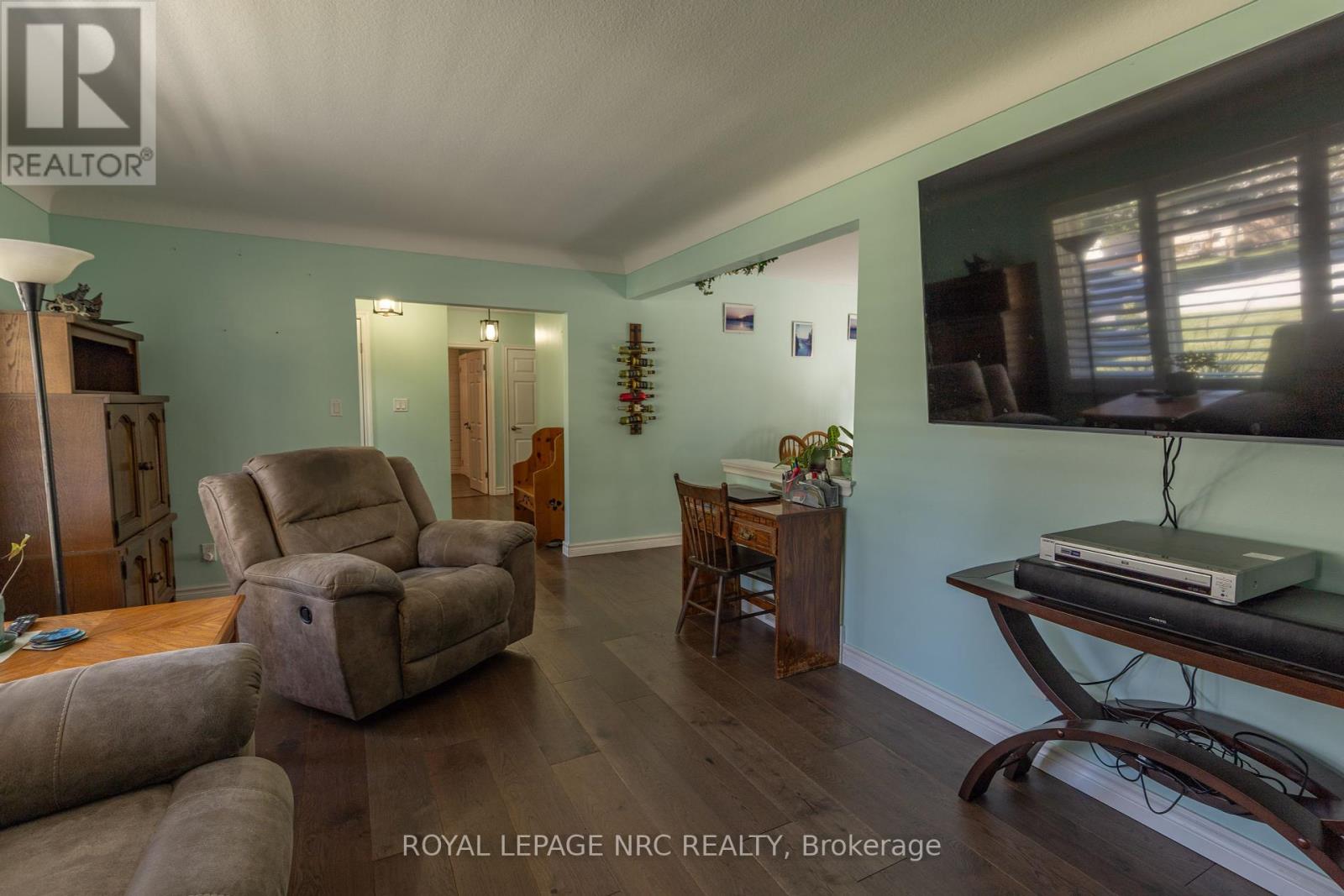 11 Brookdale Avenue, St. Catharines, Ontario  L2T 2T2 - Photo 7 - X12446204