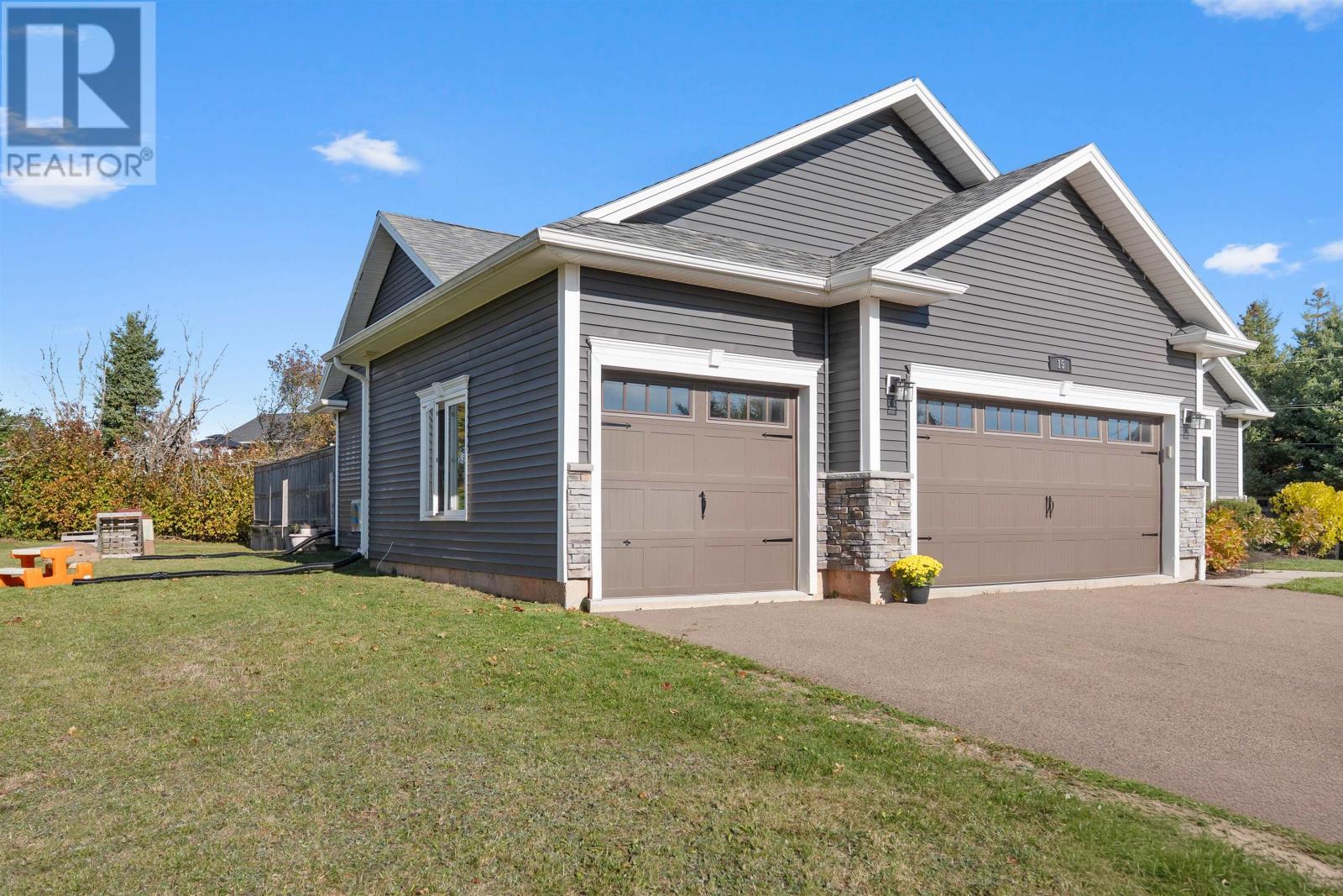 15 Parricus Mead Drive, Charlottetown, Prince Edward Island  C1E 2H1 - Photo 10 - 202525888