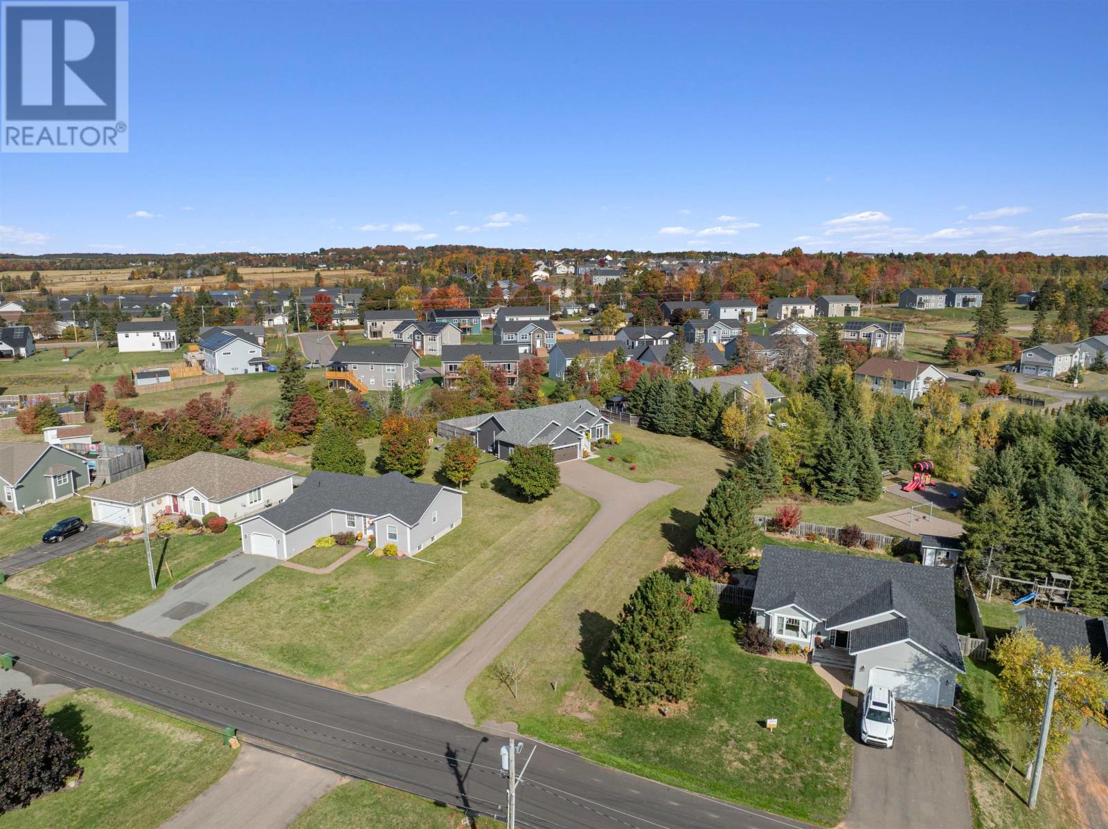 15 Parricus Mead Drive, Charlottetown, Prince Edward Island  C1E 2H1 - Photo 2 - 202525888