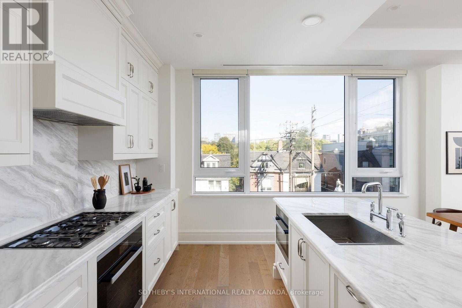 301 - 128 Hazelton Avenue, Toronto, Ontario  M5R 2E5 - Photo 19 - C12463574