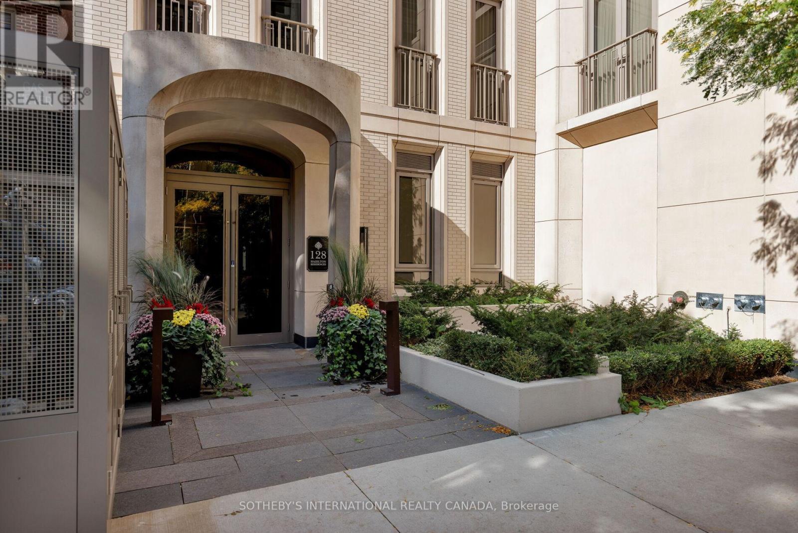 301 - 128 Hazelton Avenue, Toronto, Ontario  M5R 2E5 - Photo 3 - C12463574