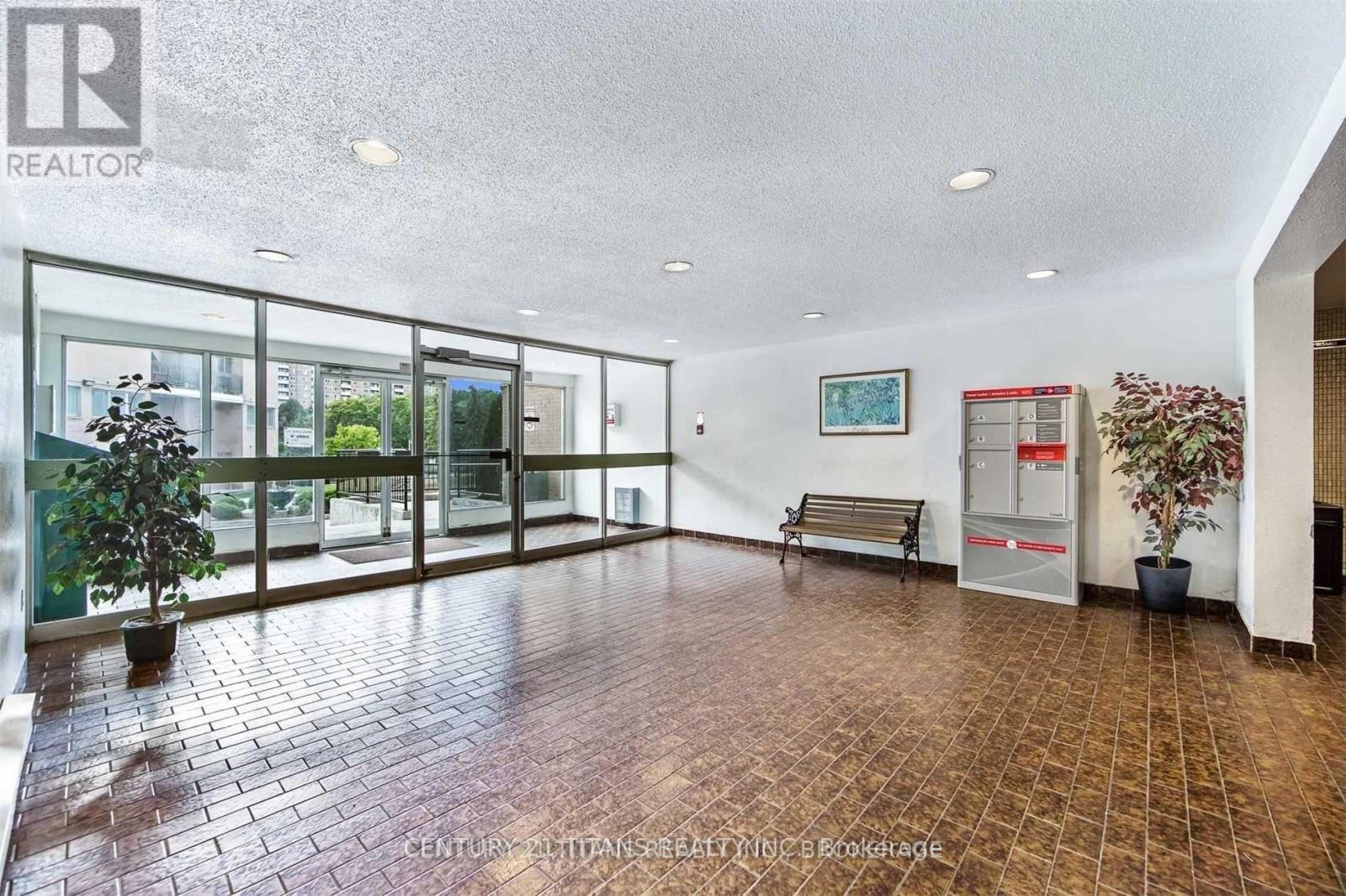 1046 - 100 Mornelle Court, Toronto, Ontario  M1E 4X2 - Photo 10 - E12463577