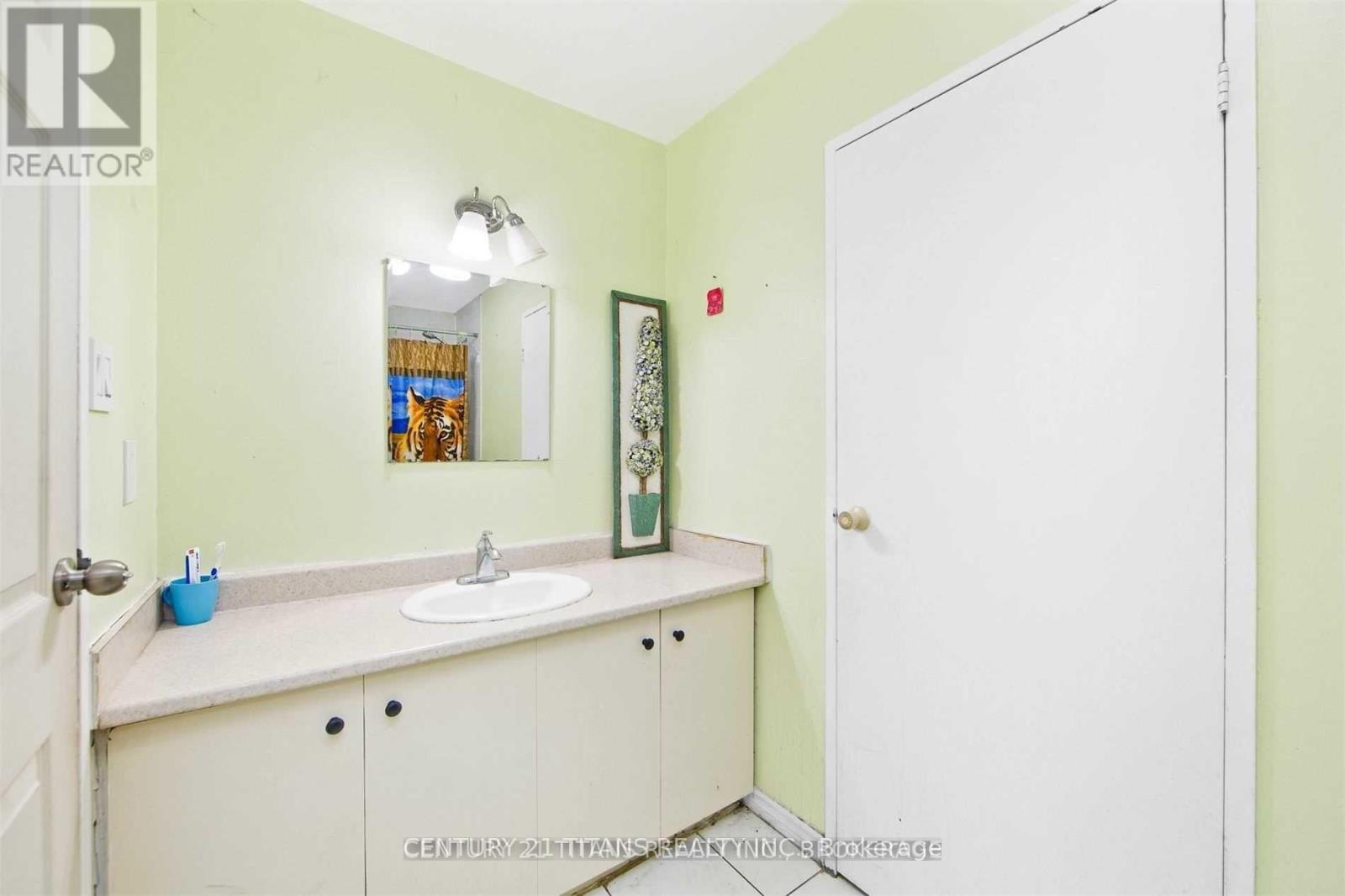1046 - 100 Mornelle Court, Toronto, Ontario  M1E 4X2 - Photo 5 - E12463577
