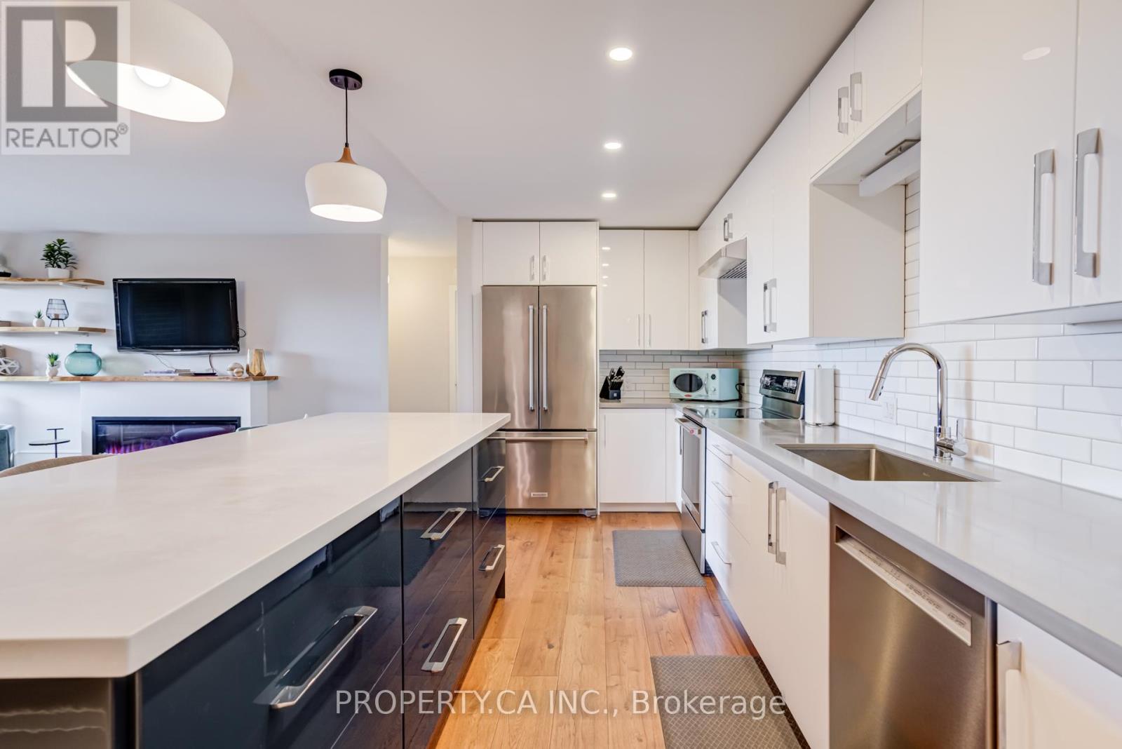 503 - 1535 Lakeshore Road E, Mississauga, Ontario  L5E 3E2 - Photo 5 - W12463403
