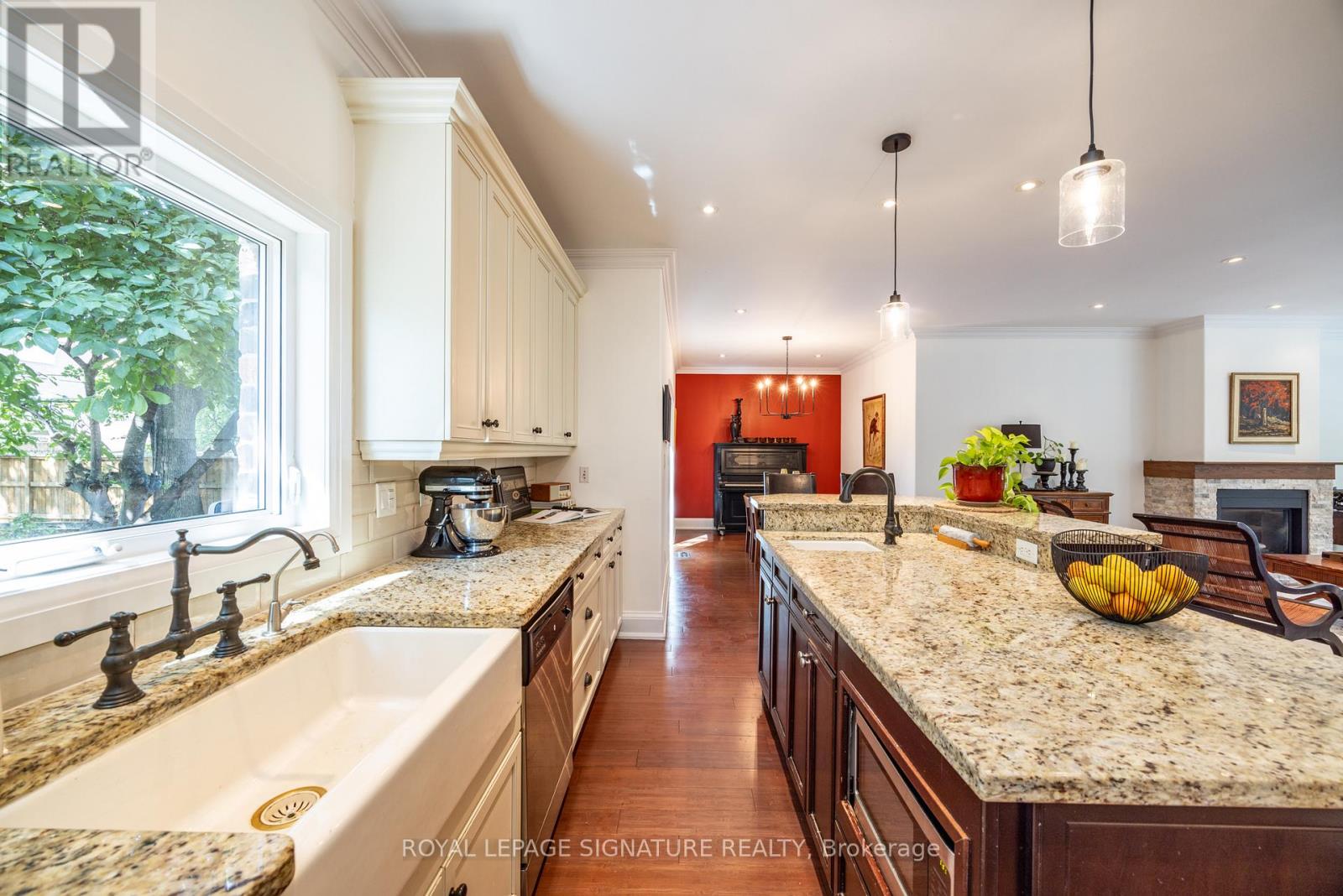 116 Milton Street, Toronto, Ontario  M8Y 2Y3 - Photo 18 - W12463411