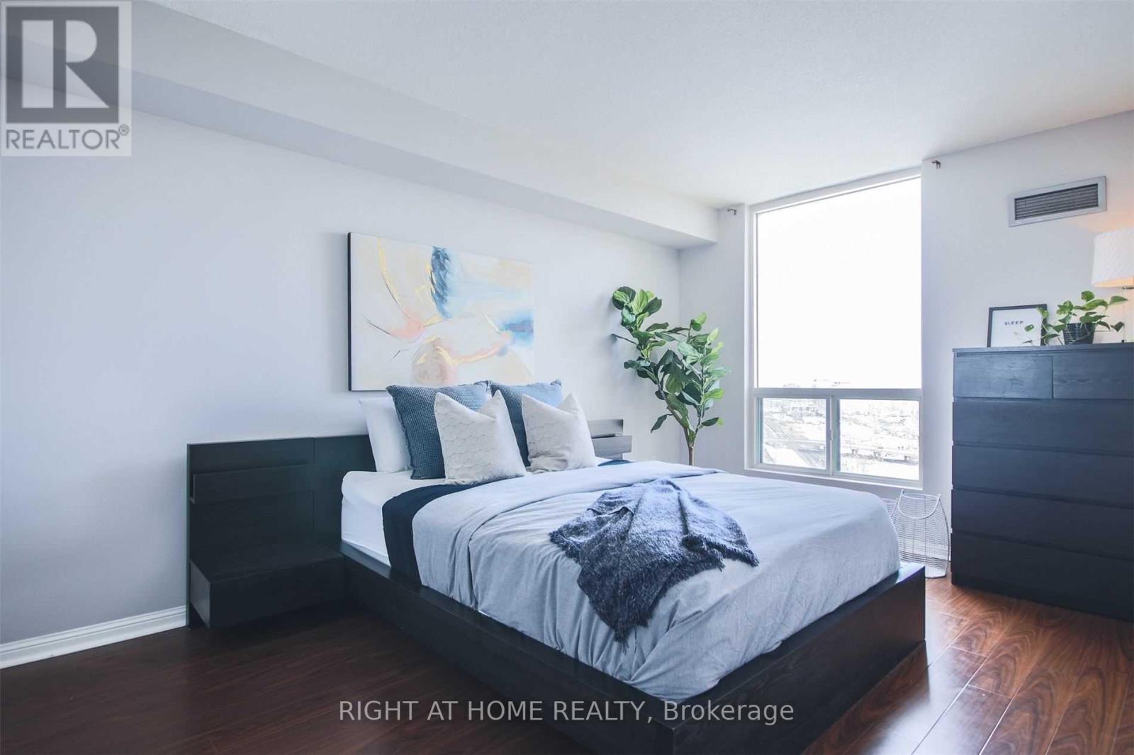 2207 - 101 Subway Crescent, Toronto, Ontario  M9B 6K4 - Photo 12 - W12463414