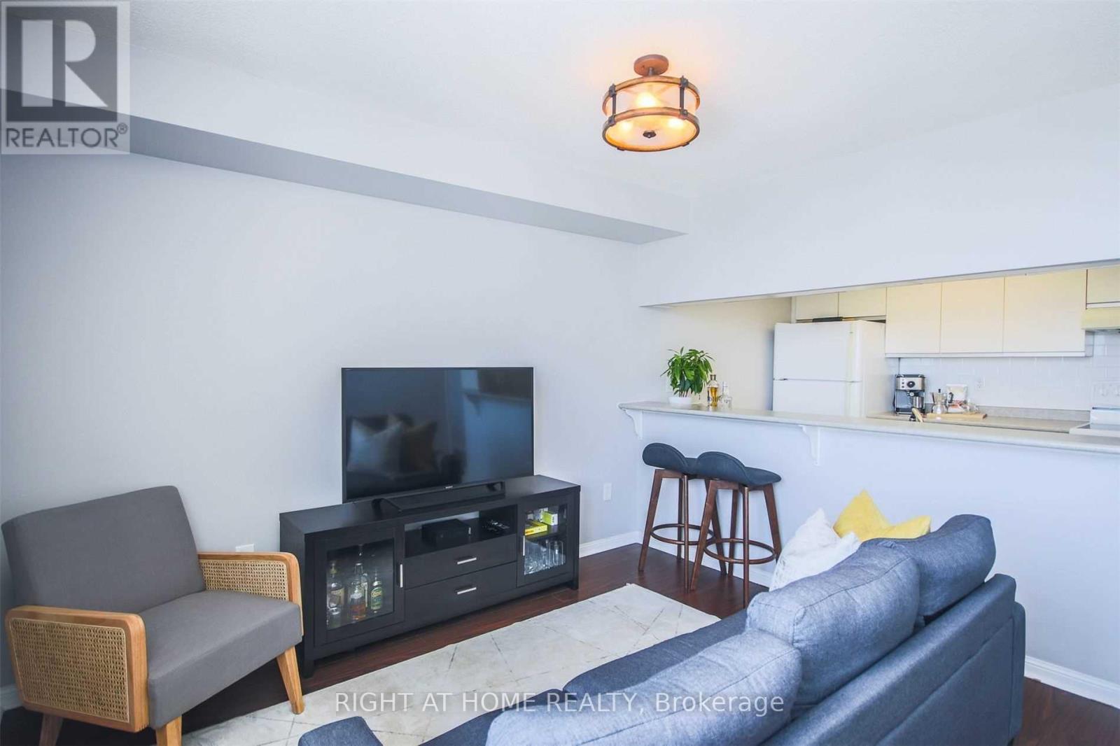 2207 - 101 Subway Crescent, Toronto, Ontario  M9B 6K4 - Photo 3 - W12463414