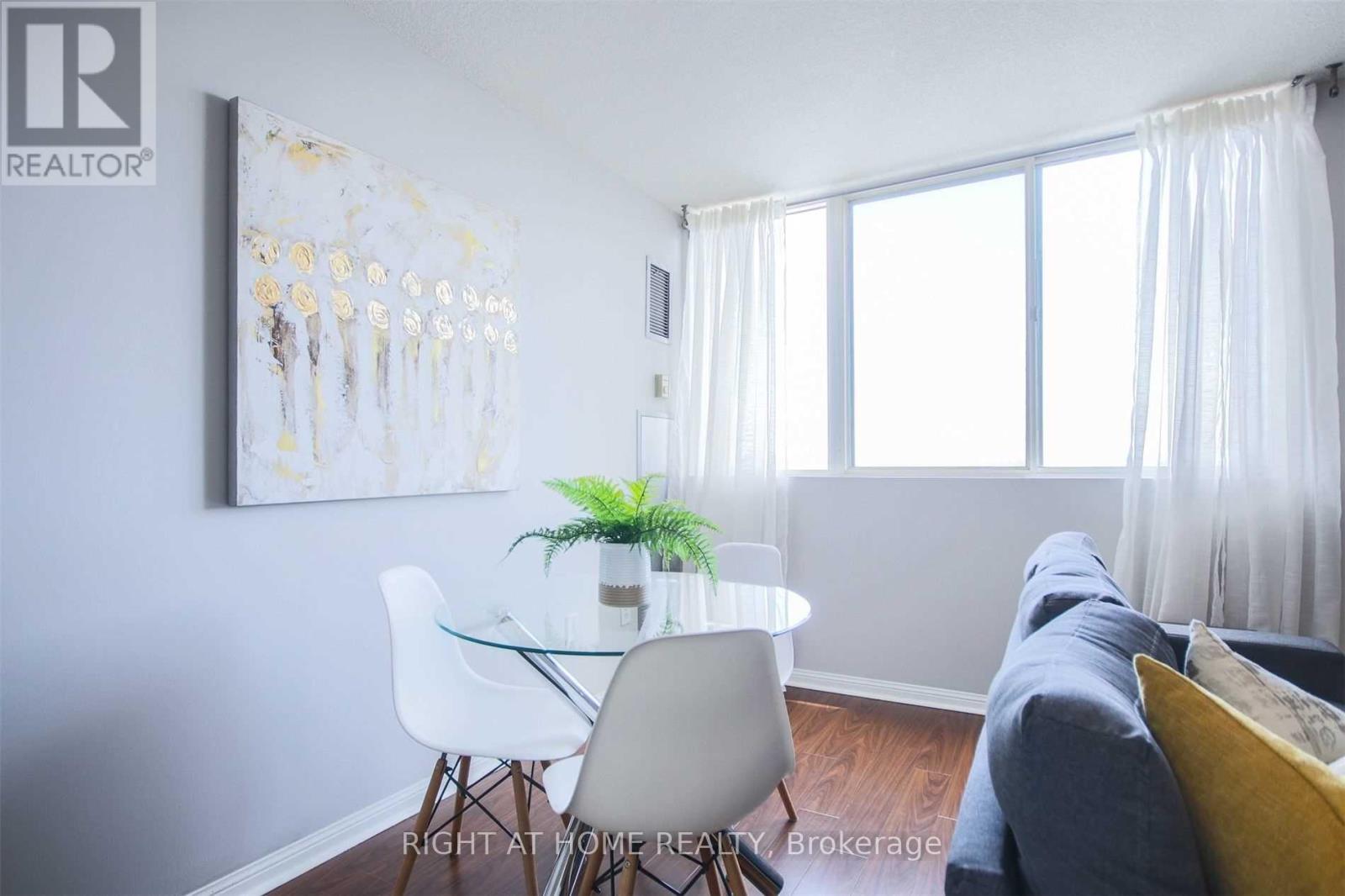 2207 - 101 Subway Crescent, Toronto, Ontario  M9B 6K4 - Photo 6 - W12463414