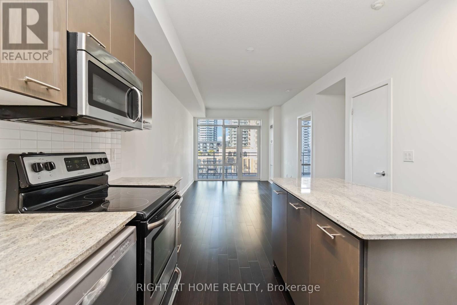 907 - 365 Prince Of Wales Drive, Mississauga, Ontario  L5B 0G6 - Photo 11 - W12463440