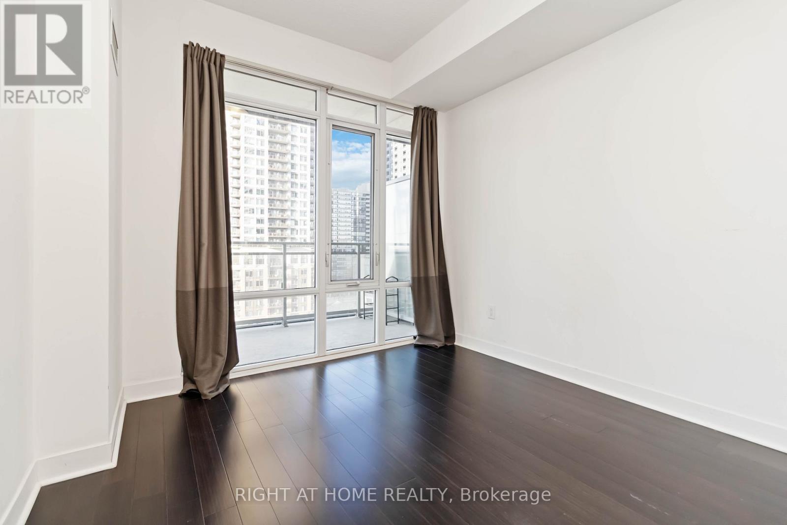 907 - 365 Prince Of Wales Drive, Mississauga, Ontario  L5B 0G6 - Photo 17 - W12463440