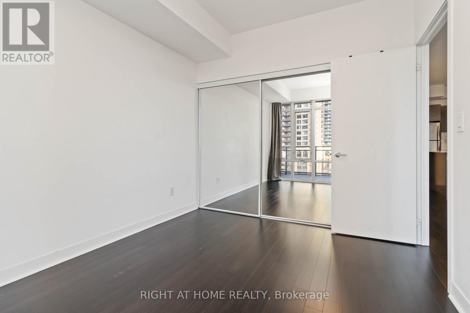 907 - 365 Prince Of Wales Drive, Mississauga, Ontario  L5B 0G6 - Photo 18 - W12463440