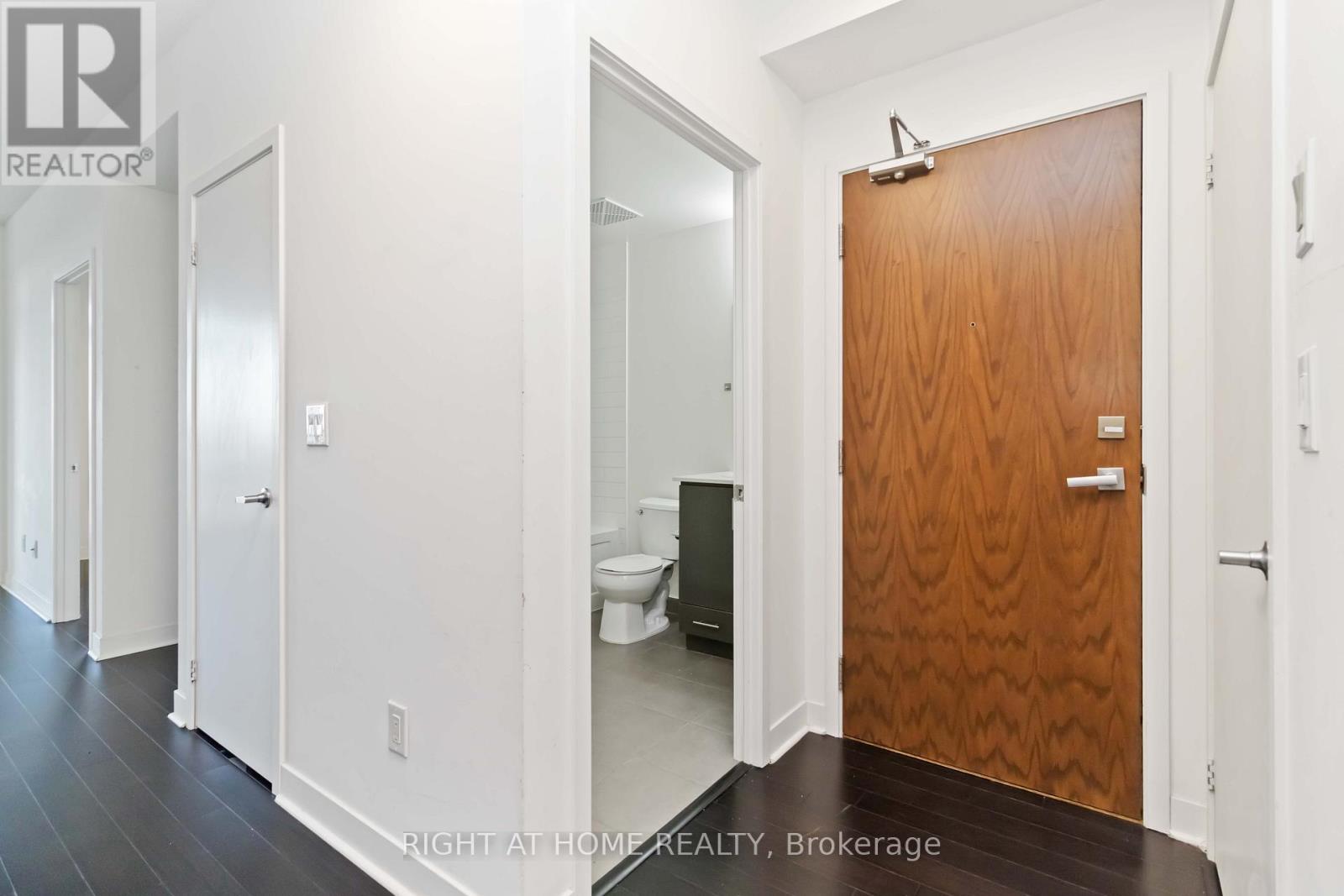 907 - 365 Prince Of Wales Drive, Mississauga, Ontario  L5B 0G6 - Photo 4 - W12463440