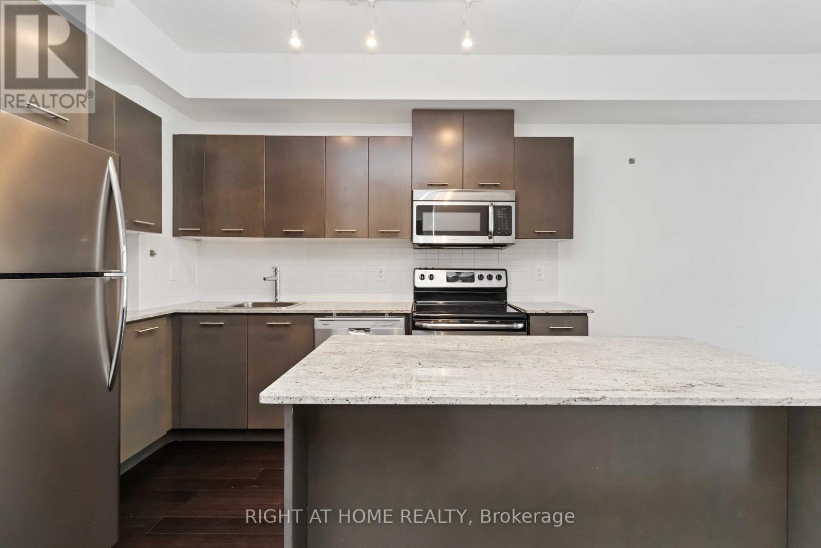 907 - 365 Prince Of Wales Drive, Mississauga, Ontario  L5B 0G6 - Photo 7 - W12463440