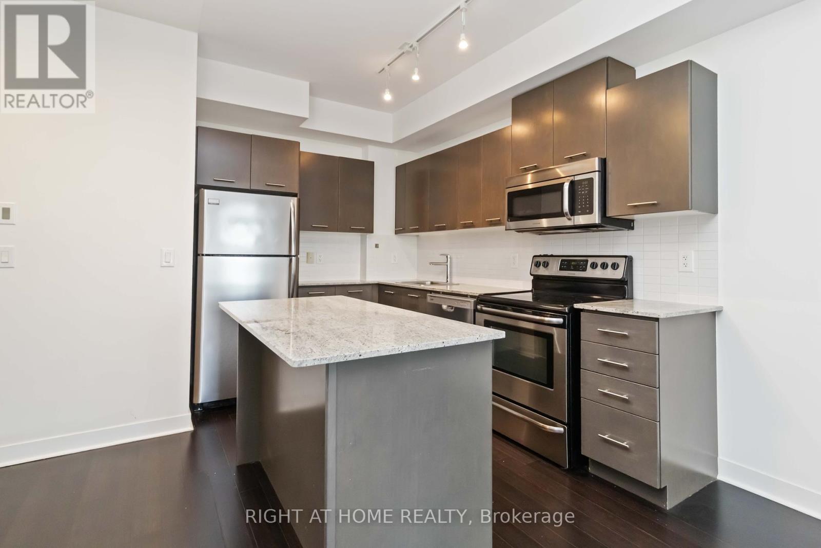 907 - 365 Prince Of Wales Drive, Mississauga, Ontario  L5B 0G6 - Photo 8 - W12463440