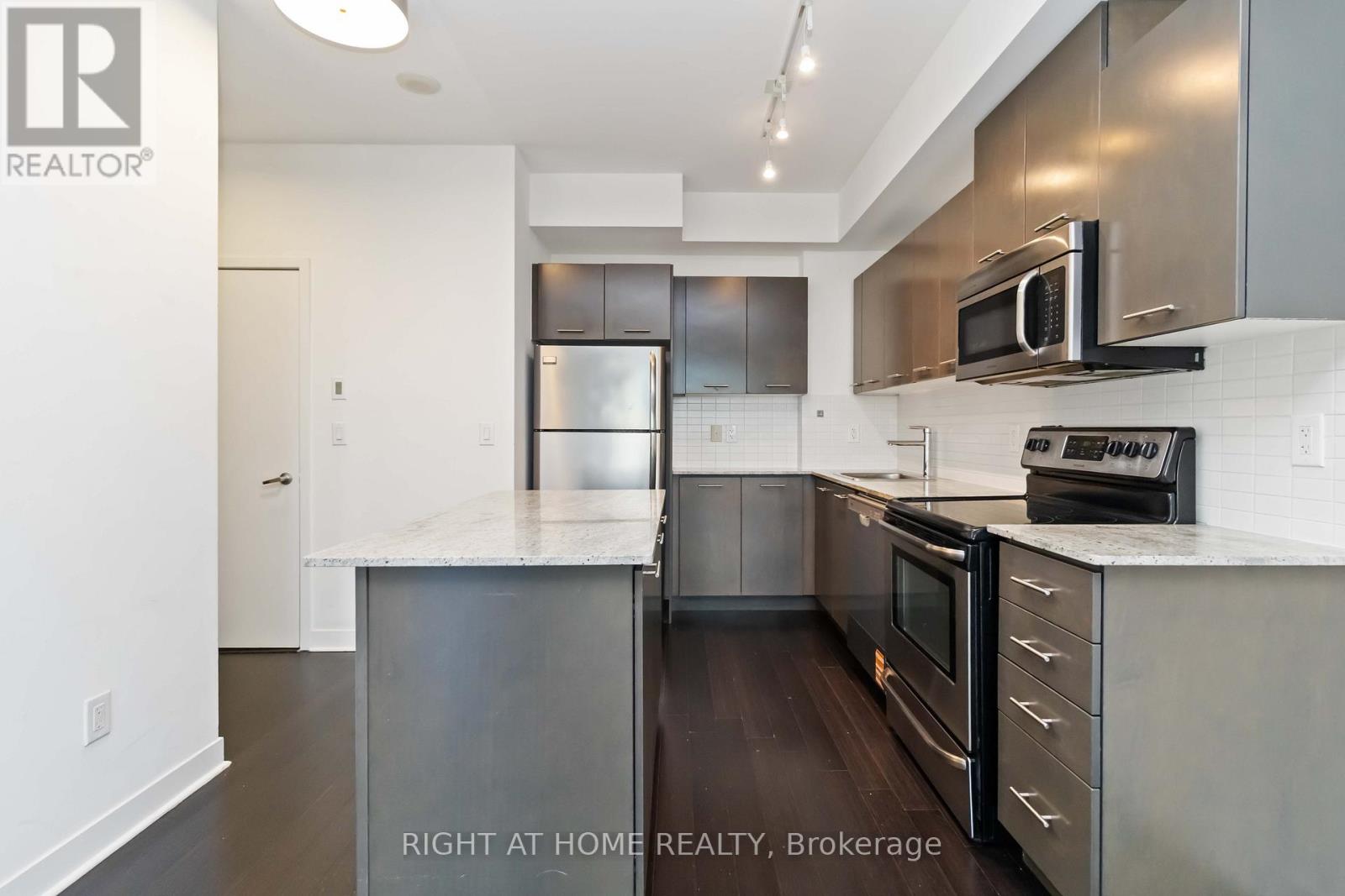 907 - 365 Prince Of Wales Drive, Mississauga, Ontario  L5B 0G6 - Photo 9 - W12463440
