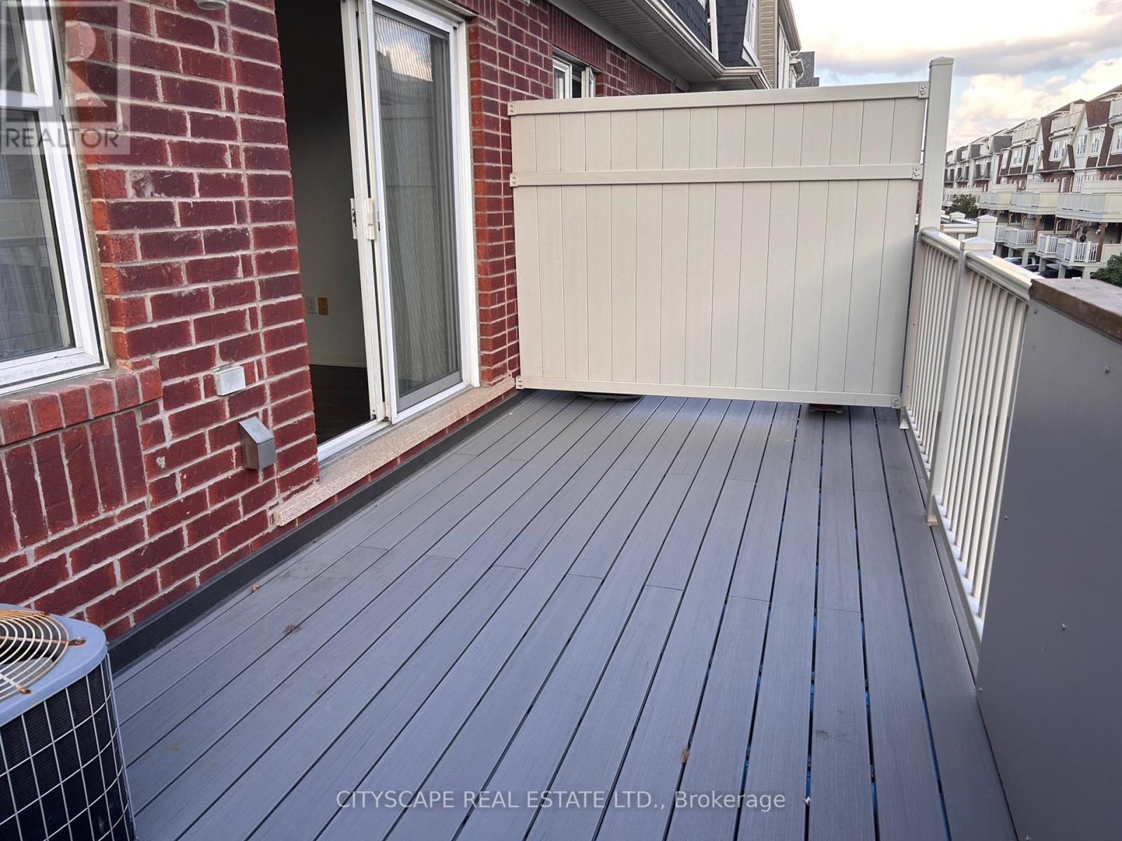 2 - 754 Neighbourhood Circle, Mississauga, Ontario  L5B 0B7 - Photo 11 - W12463458