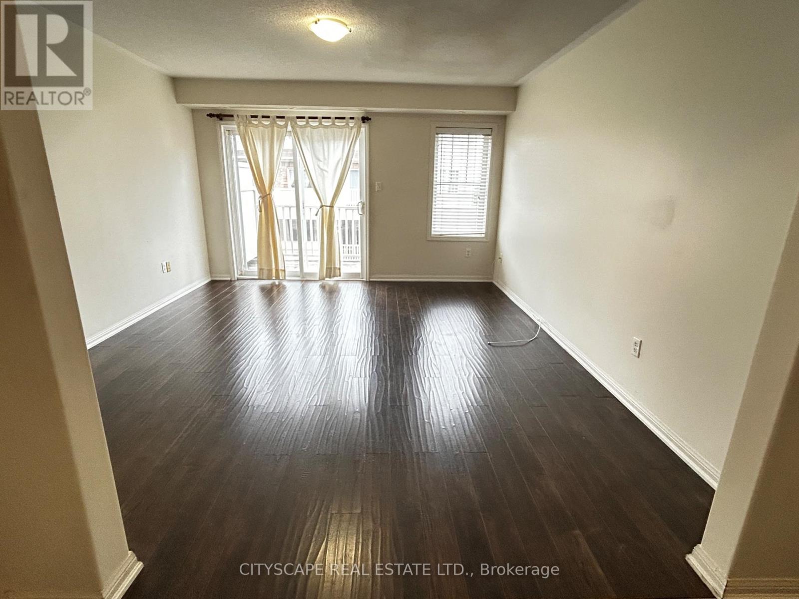 2 - 754 Neighbourhood Circle, Mississauga, Ontario  L5B 0B7 - Photo 13 - W12463458