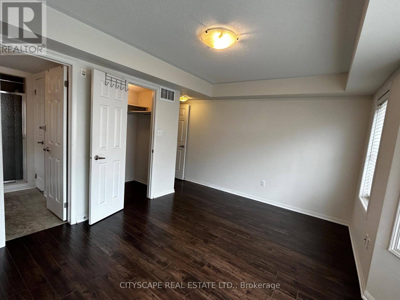 2 - 754 Neighbourhood Circle, Mississauga, Ontario  L5B 0B7 - Photo 16 - W12463458