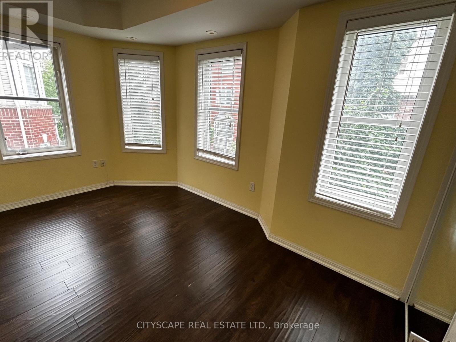 2 - 754 Neighbourhood Circle, Mississauga, Ontario  L5B 0B7 - Photo 17 - W12463458