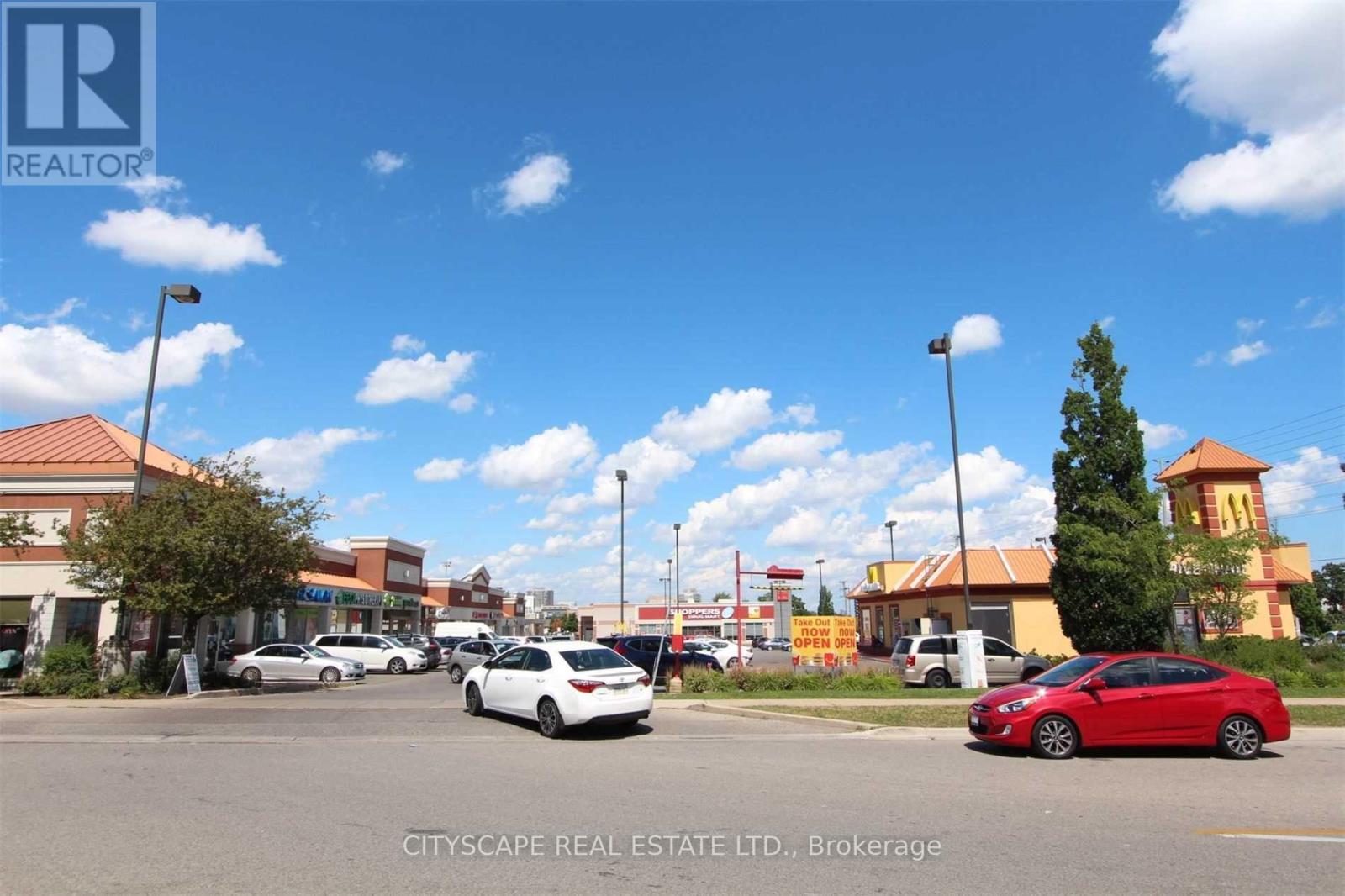 2 - 754 Neighbourhood Circle, Mississauga, Ontario  L5B 0B7 - Photo 18 - W12463458