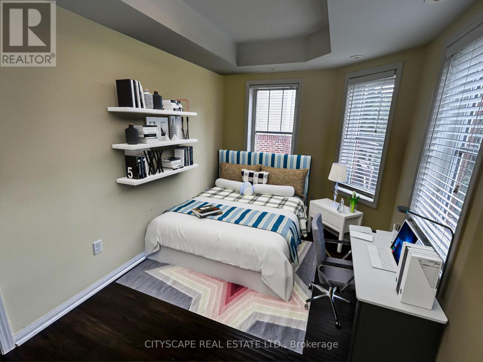 2 - 754 Neighbourhood Circle, Mississauga, Ontario  L5B 0B7 - Photo 5 - W12463458