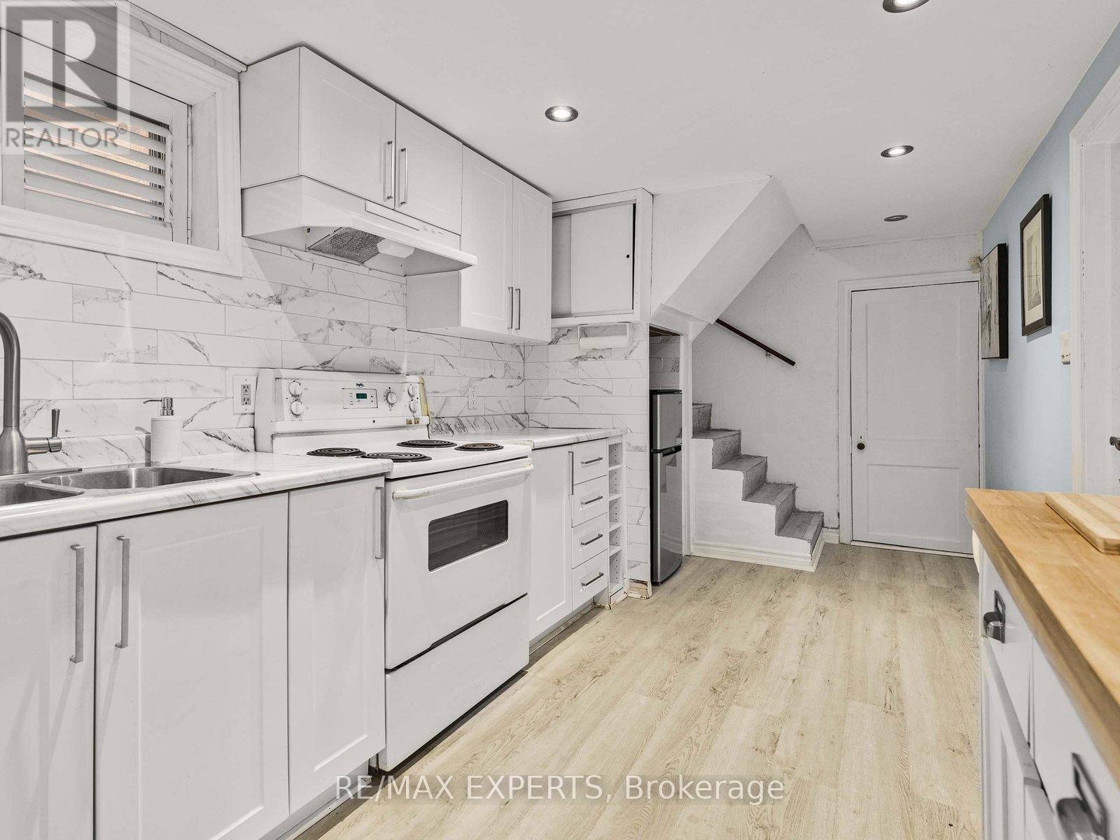 1001 Castlefield Avenue S, Toronto, Ontario  M6B 1E4 - Photo 13 - W12463502