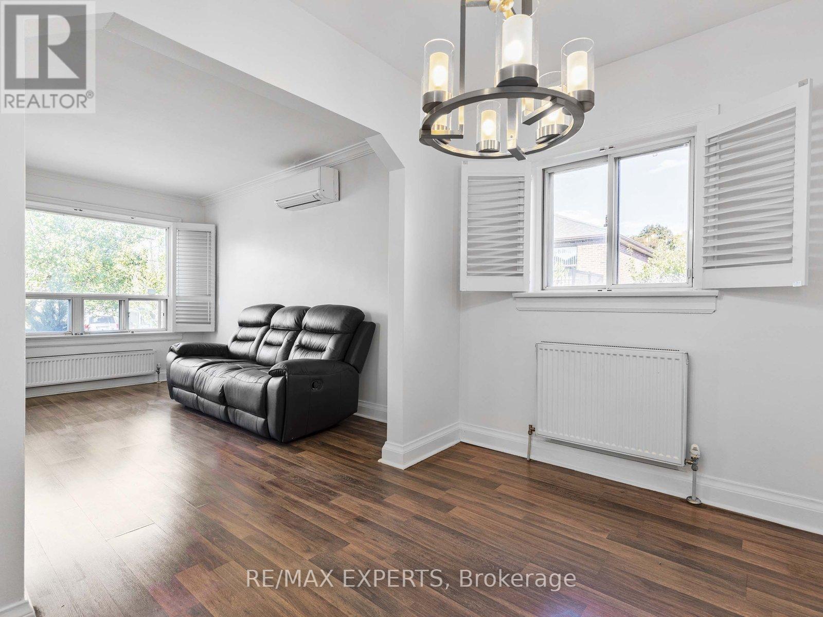 1001 Castlefield Avenue S, Toronto, Ontario  M6B 1E4 - Photo 5 - W12463502