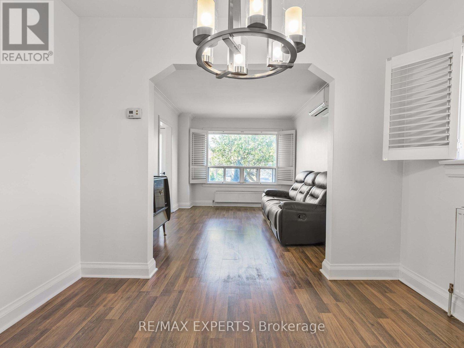 1001 Castlefield Avenue S, Toronto, Ontario  M6B 1E4 - Photo 6 - W12463502