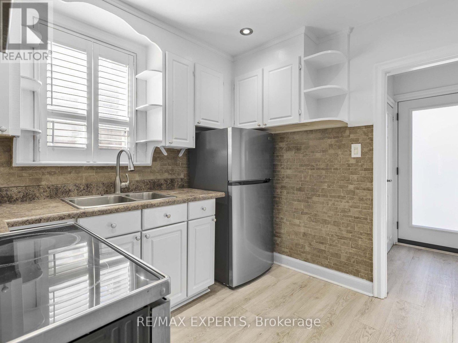 1001 Castlefield Avenue S, Toronto, Ontario  M6B 1E4 - Photo 8 - W12463502