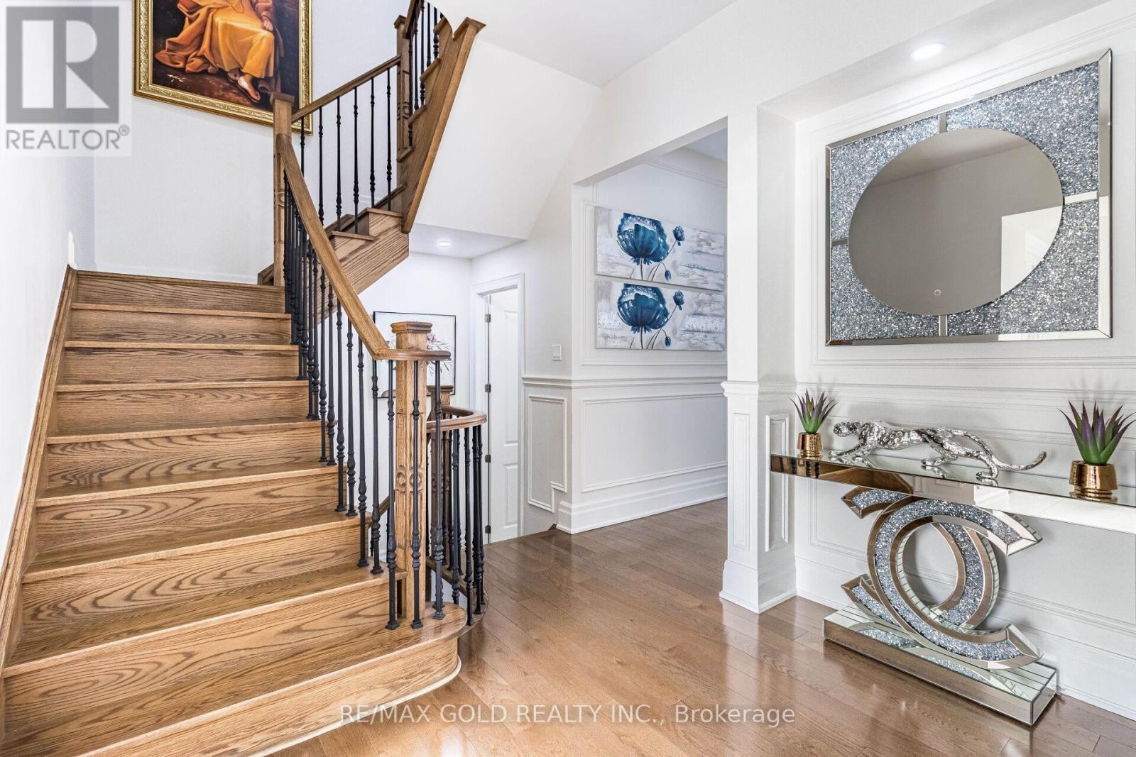 28 Cloverhaven Road, Brampton, Ontario  L6P 4E4 - Photo 13 - W12463527