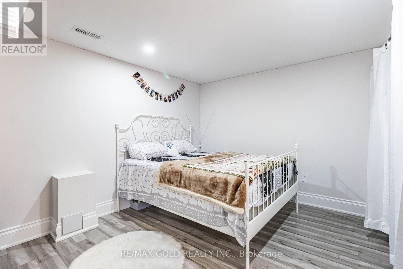 28 Cloverhaven Road, Brampton, Ontario  L6P 4E4 - Photo 45 - W12463527