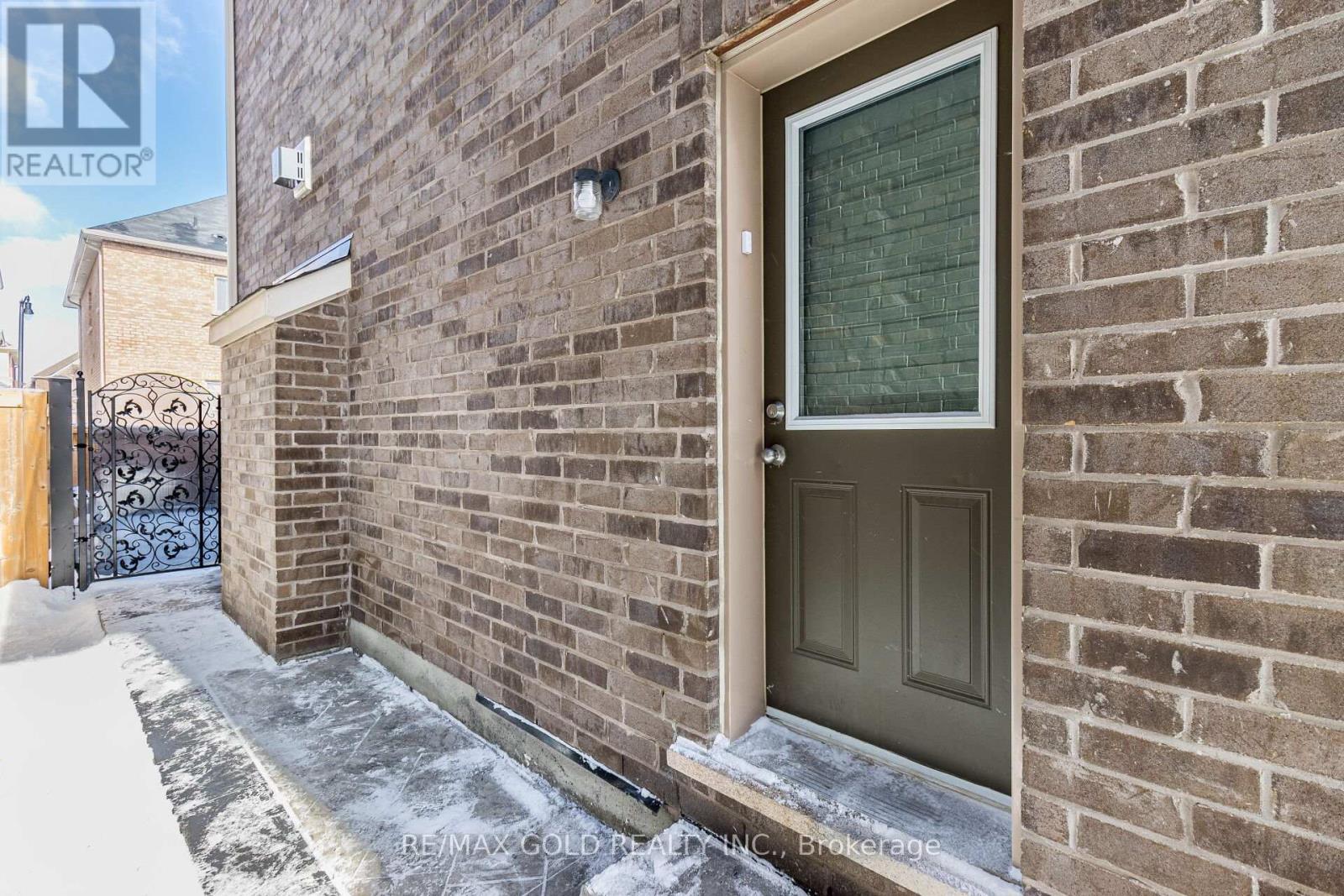 28 Cloverhaven Road, Brampton, Ontario  L6P 4E4 - Photo 47 - W12463527