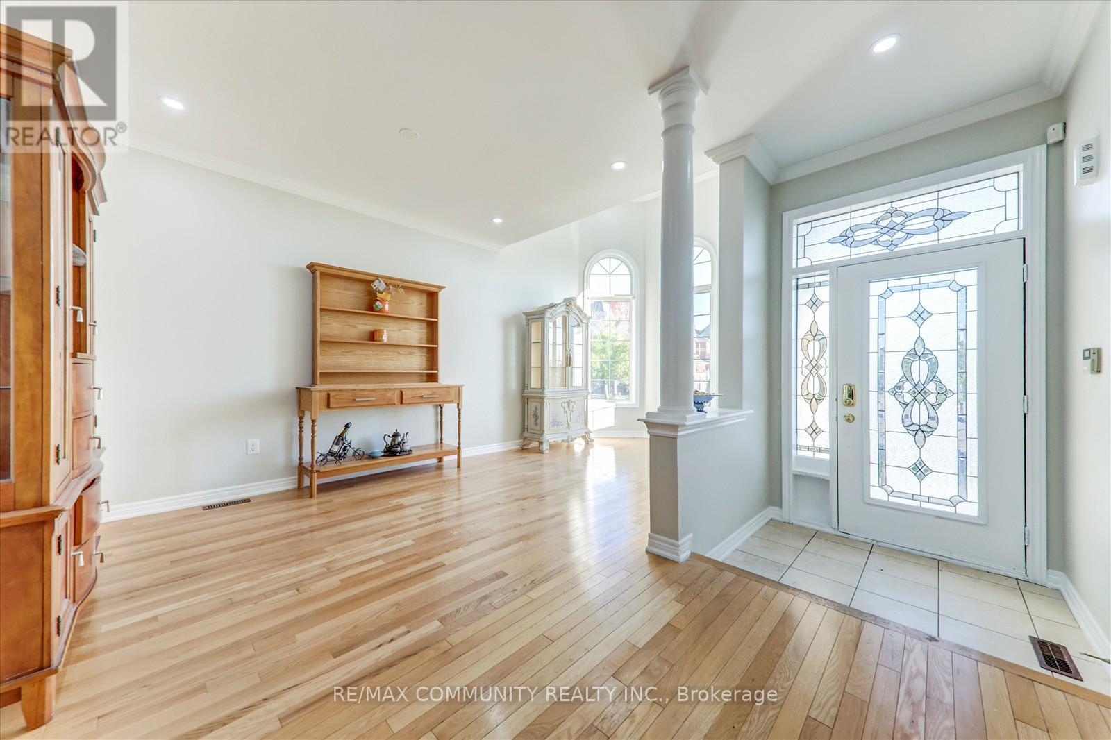37 Condarcuri Crescent, Markham, Ontario  L6B 0G9 - Photo 11 - N12463565