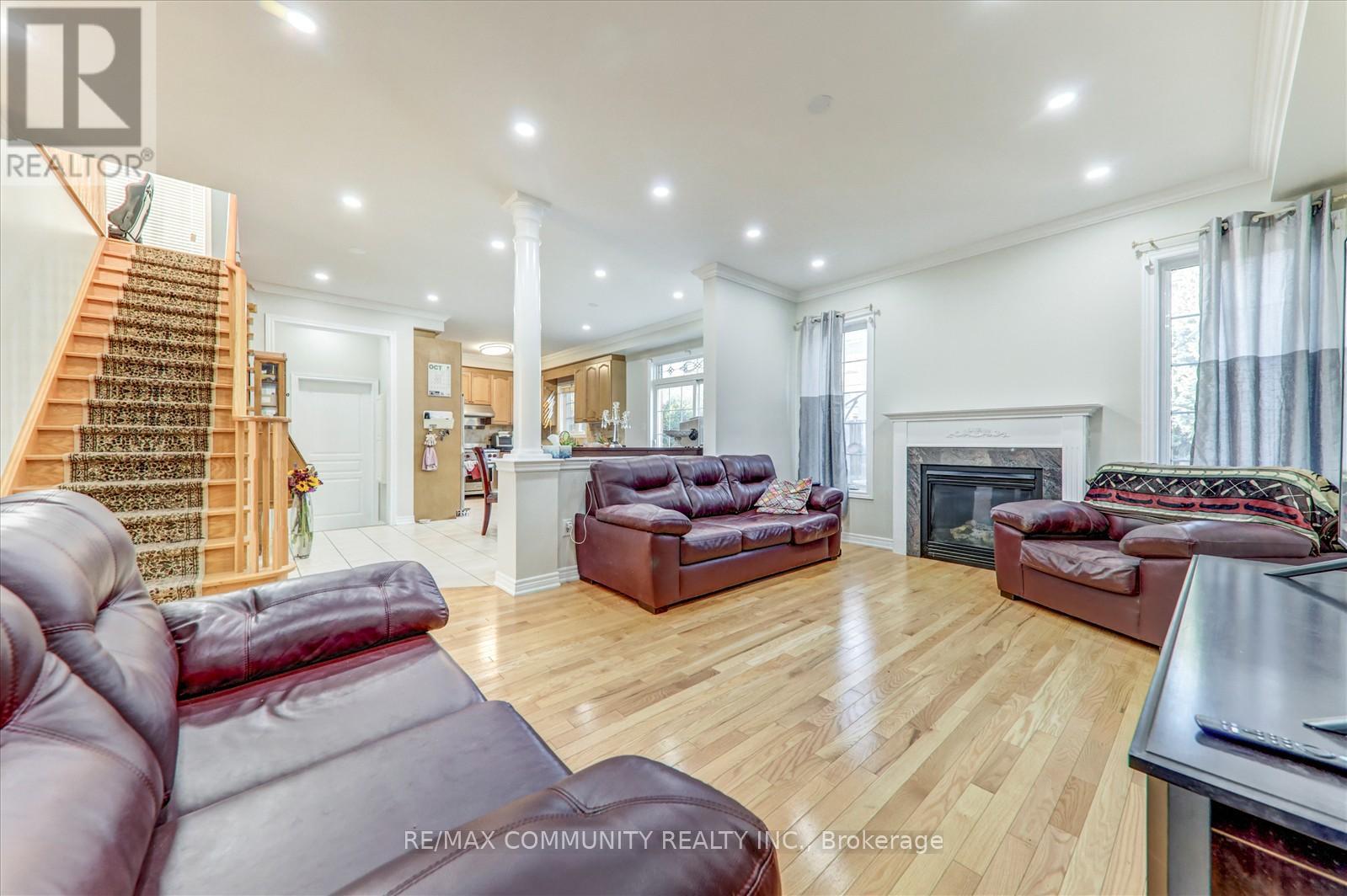 37 Condarcuri Crescent, Markham, Ontario  L6B 0G9 - Photo 17 - N12463565