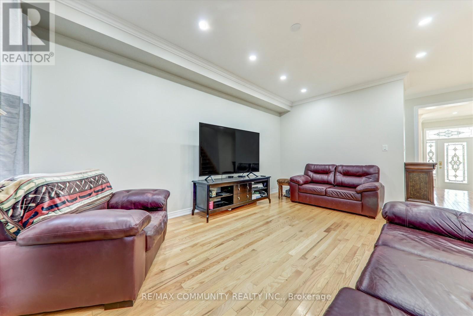 37 Condarcuri Crescent, Markham, Ontario  L6B 0G9 - Photo 18 - N12463565