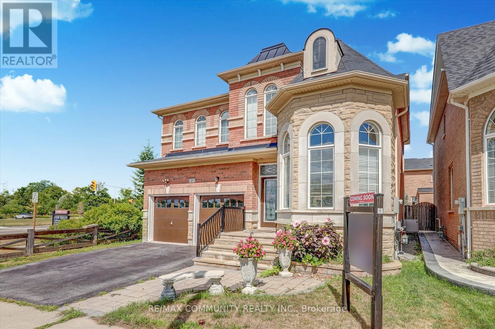 37 Condarcuri Crescent, Markham, Ontario  L6B 0G9 - Photo 3 - N12463565