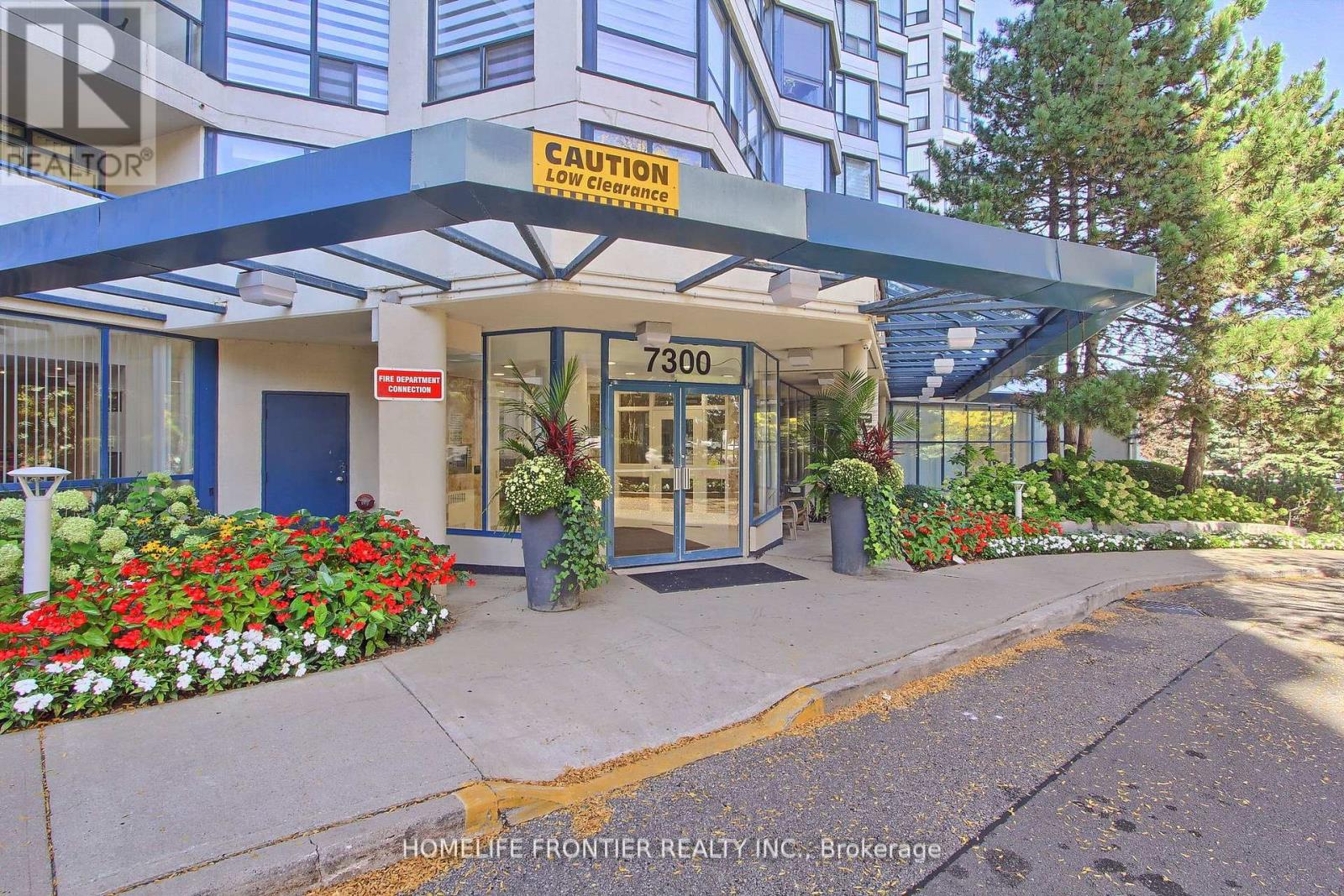 411 - 7300 Yonge Street, Vaughan, Ontario  L4J 7Y5 - Photo 2 - N12463587