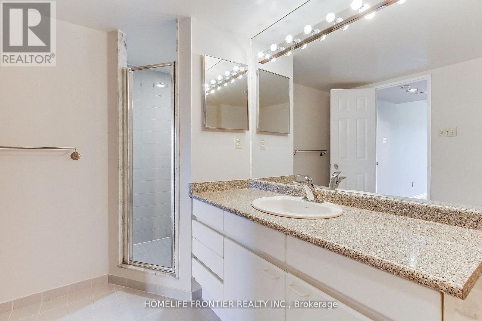 411 - 7300 Yonge Street, Vaughan, Ontario  L4J 7Y5 - Photo 30 - N12463587