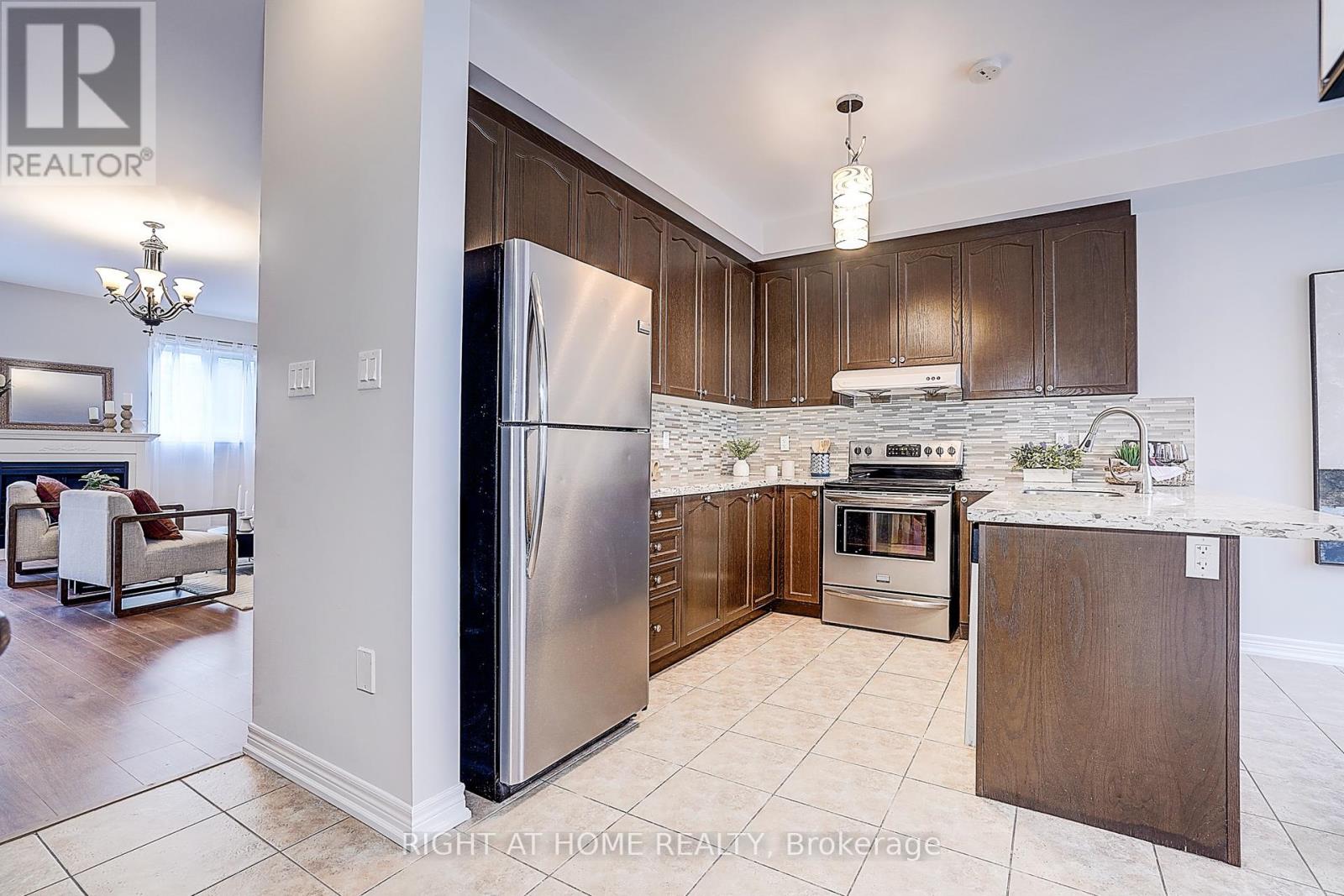 15 - 151 Silverwood Avenue, Richmond Hill, Ontario  L4S 0C9 - Photo 21 - N12463617