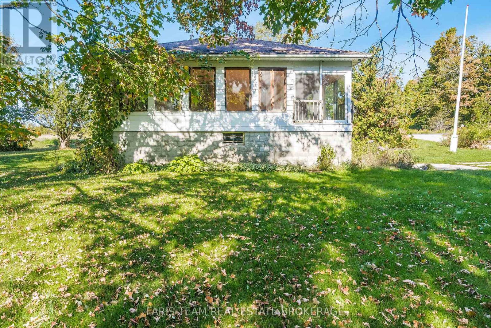 201 Ridge Road W, Oro-Medonte, Ontario  L0L 2E0 - Photo 30 - S12463544