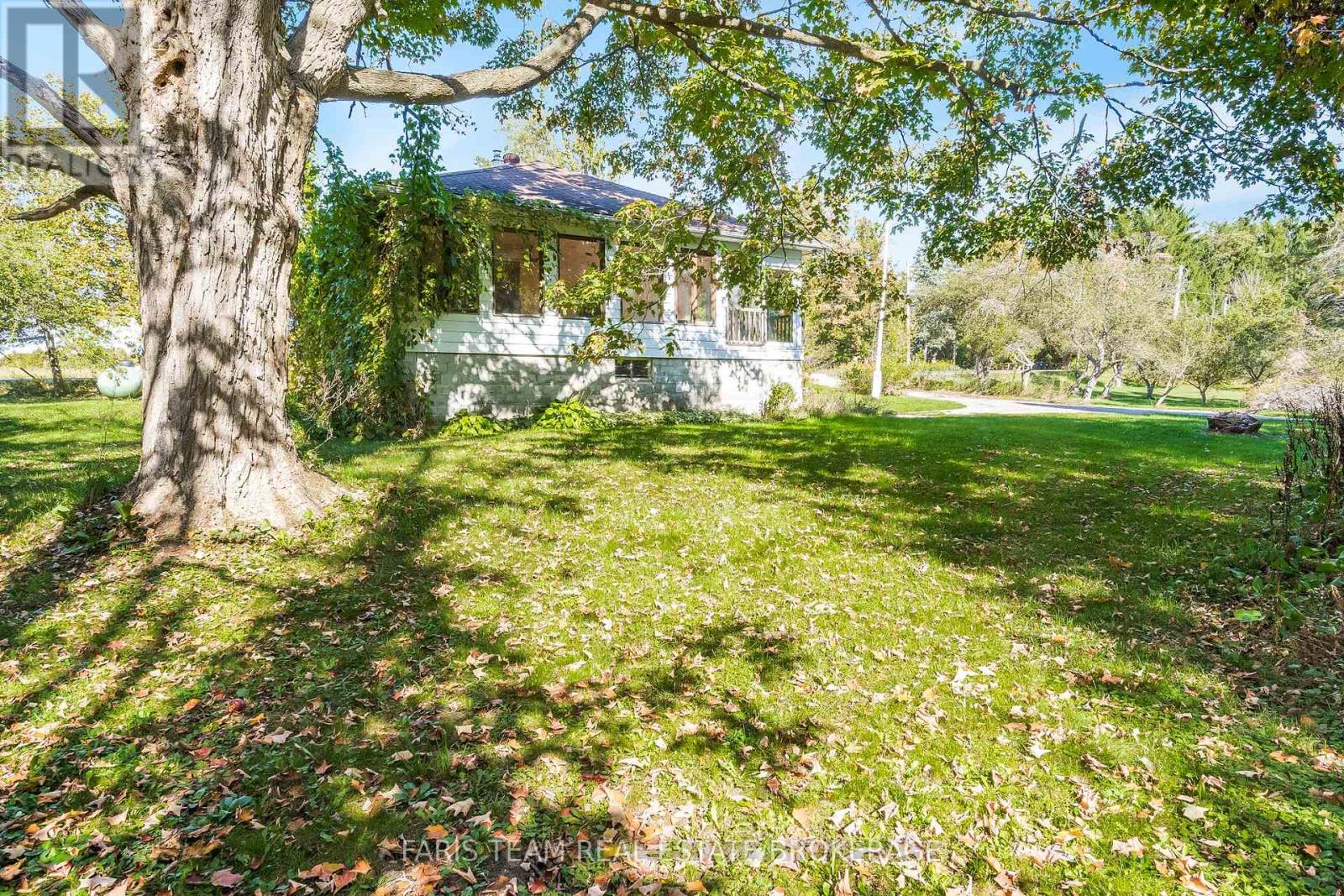 201 Ridge Road W, Oro-Medonte, Ontario  L0L 2E0 - Photo 32 - S12463544