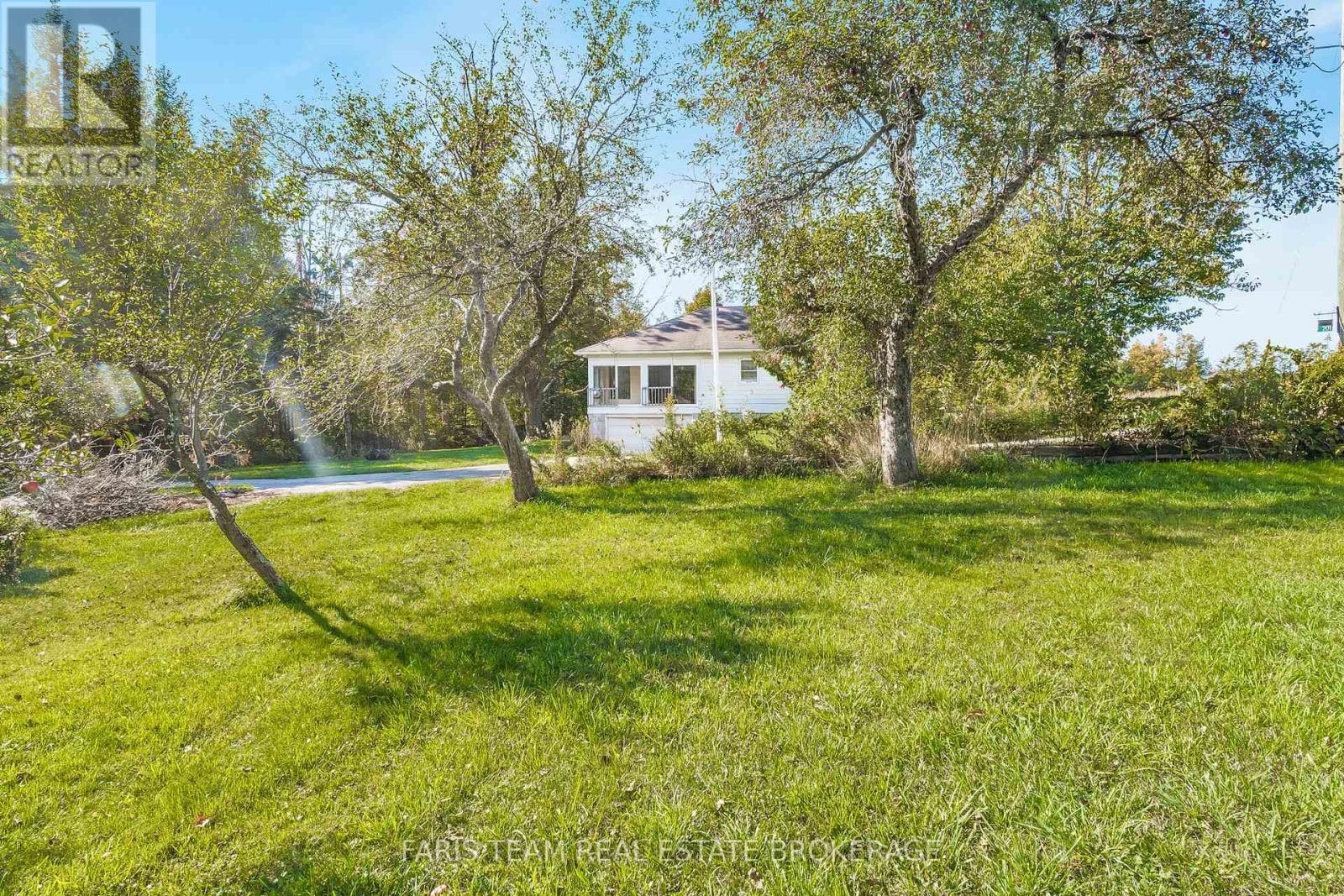 201 Ridge Road W, Oro-Medonte, Ontario  L0L 2E0 - Photo 36 - S12463544