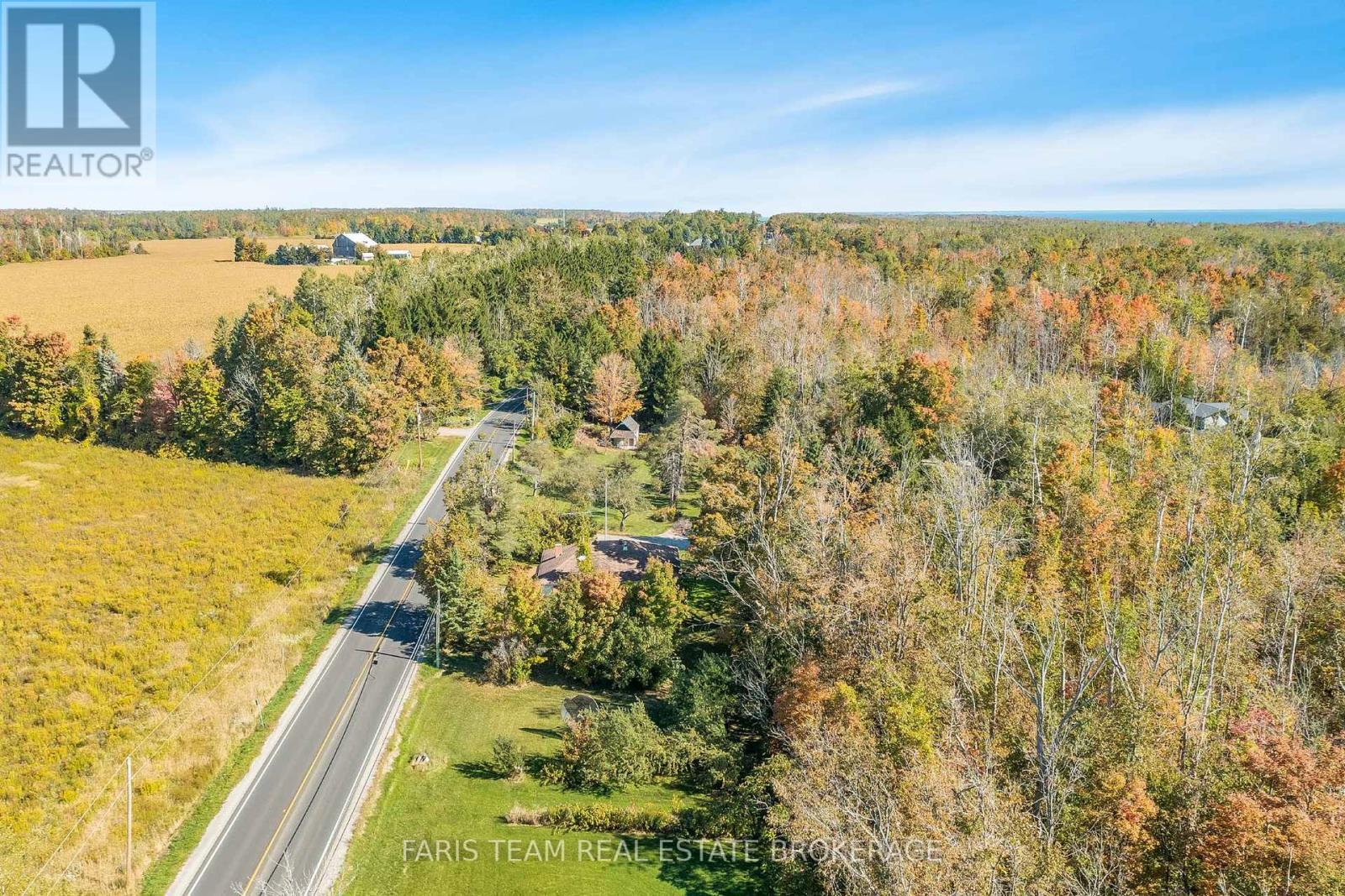 201 Ridge Road W, Oro-Medonte, Ontario  L0L 2E0 - Photo 38 - S12463544