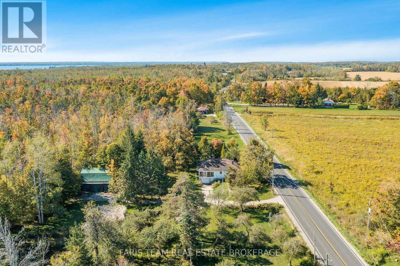 201 Ridge Road W, Oro-Medonte, Ontario  L0L 2E0 - Photo 39 - S12463544