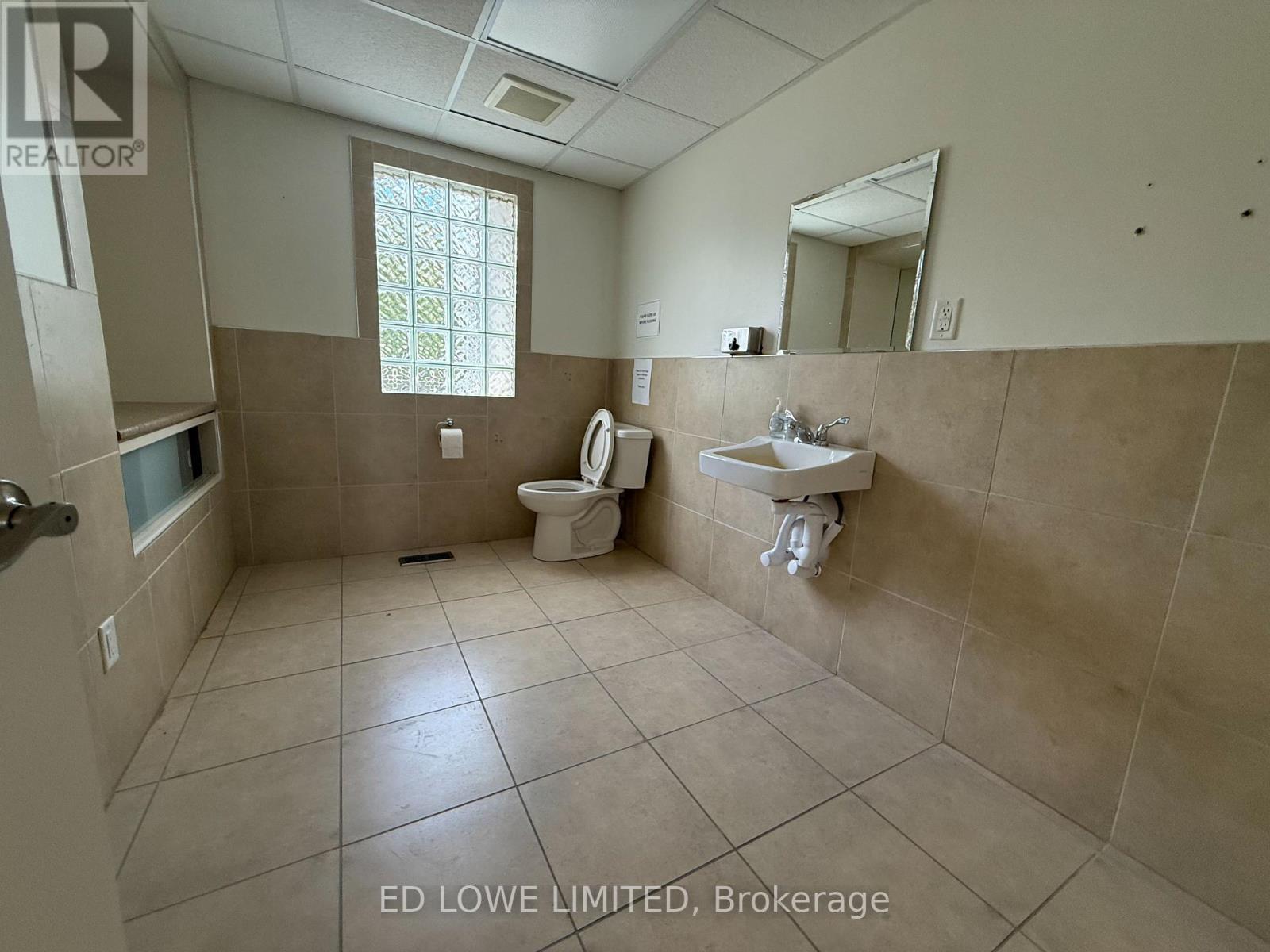 140 Bradford Street, Barrie, Ontario  L4N 3B3 - Photo 11 - S12463559