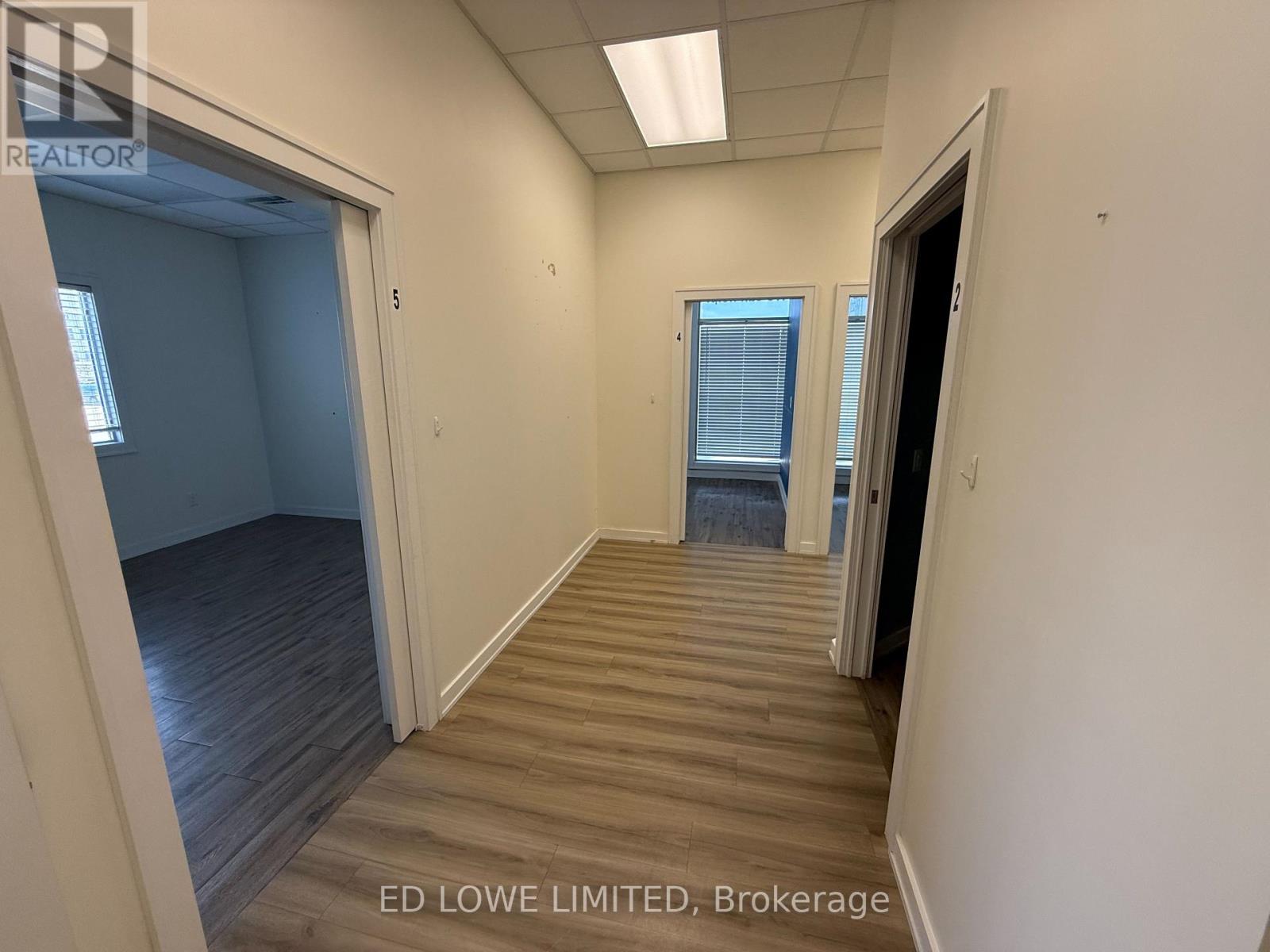140 Bradford Street, Barrie, Ontario  L4N 3B3 - Photo 13 - S12463559