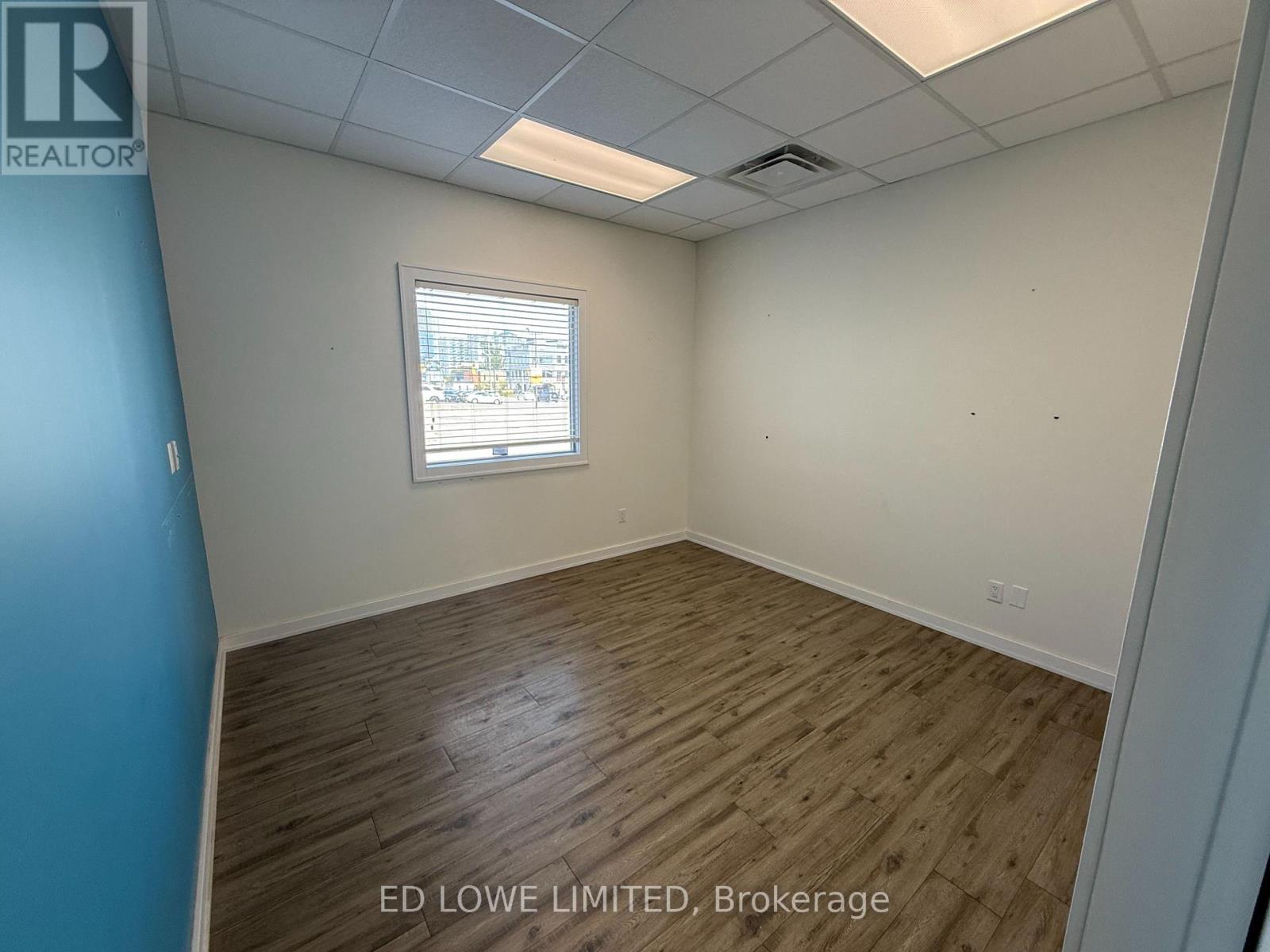 140 Bradford Street, Barrie, Ontario  L4N 3B3 - Photo 14 - S12463559