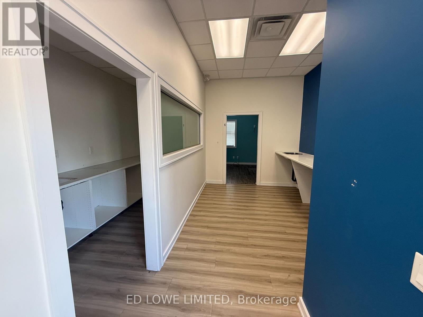 140 Bradford Street, Barrie, Ontario  L4N 3B3 - Photo 18 - S12463559