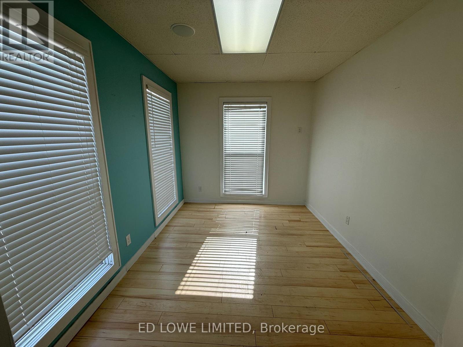 140 Bradford Street, Barrie, Ontario  L4N 3B3 - Photo 20 - S12463559
