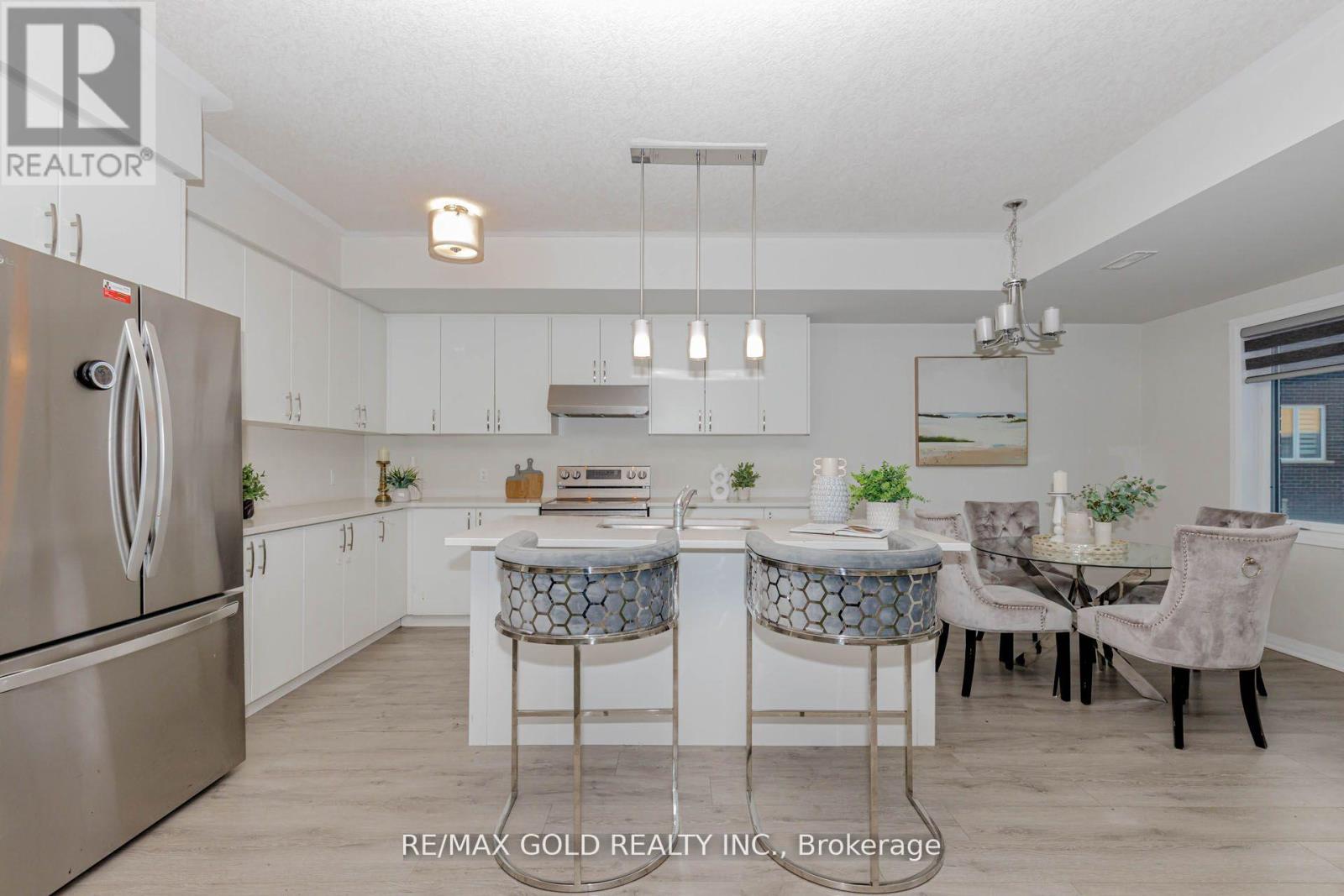 3 - 124 Seabrook Drive, Kitchener, Ontario  N2R 0R7 - Photo 11 - X12463447